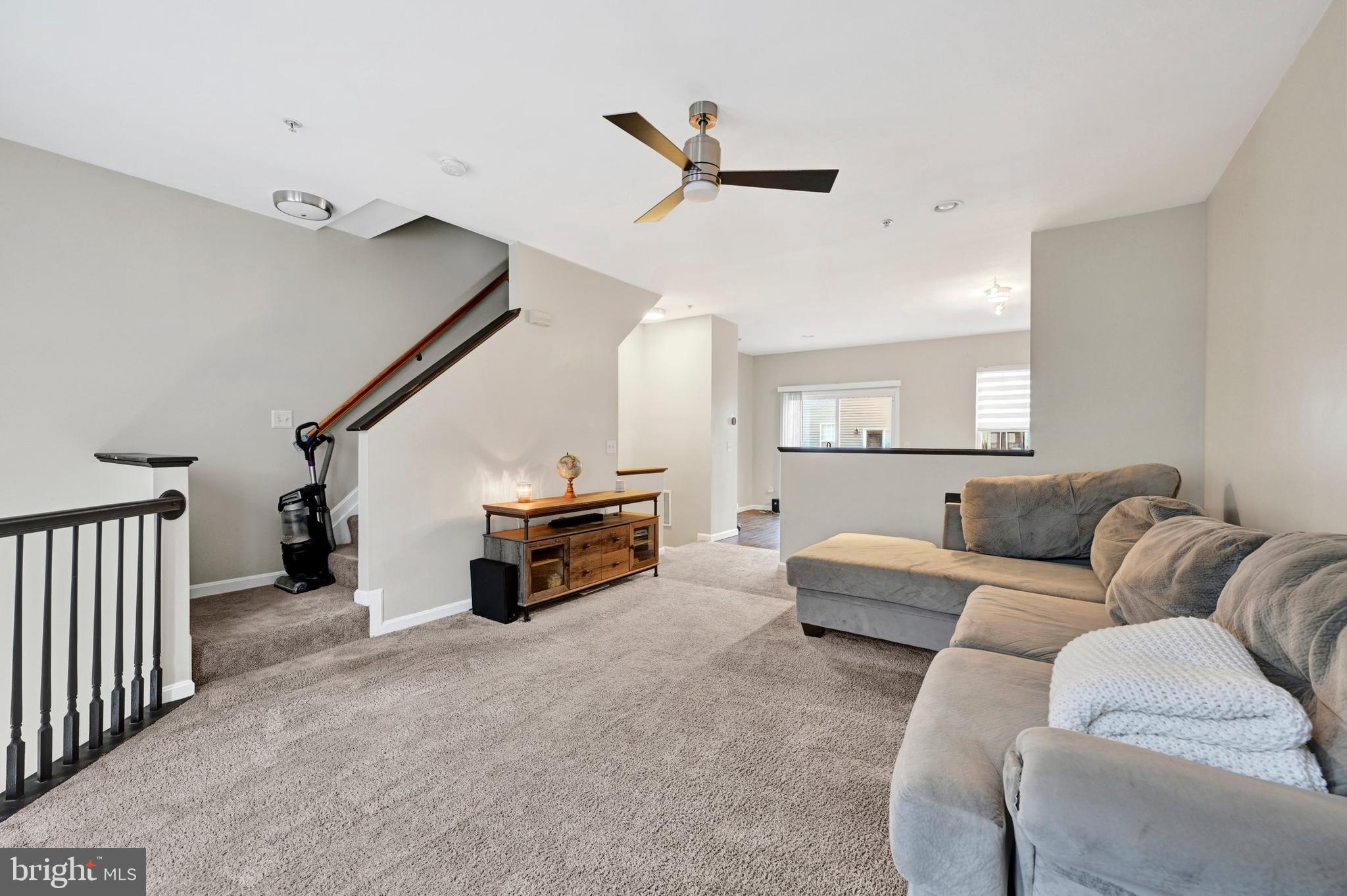 CARROLLWOOD MANOR - Residential