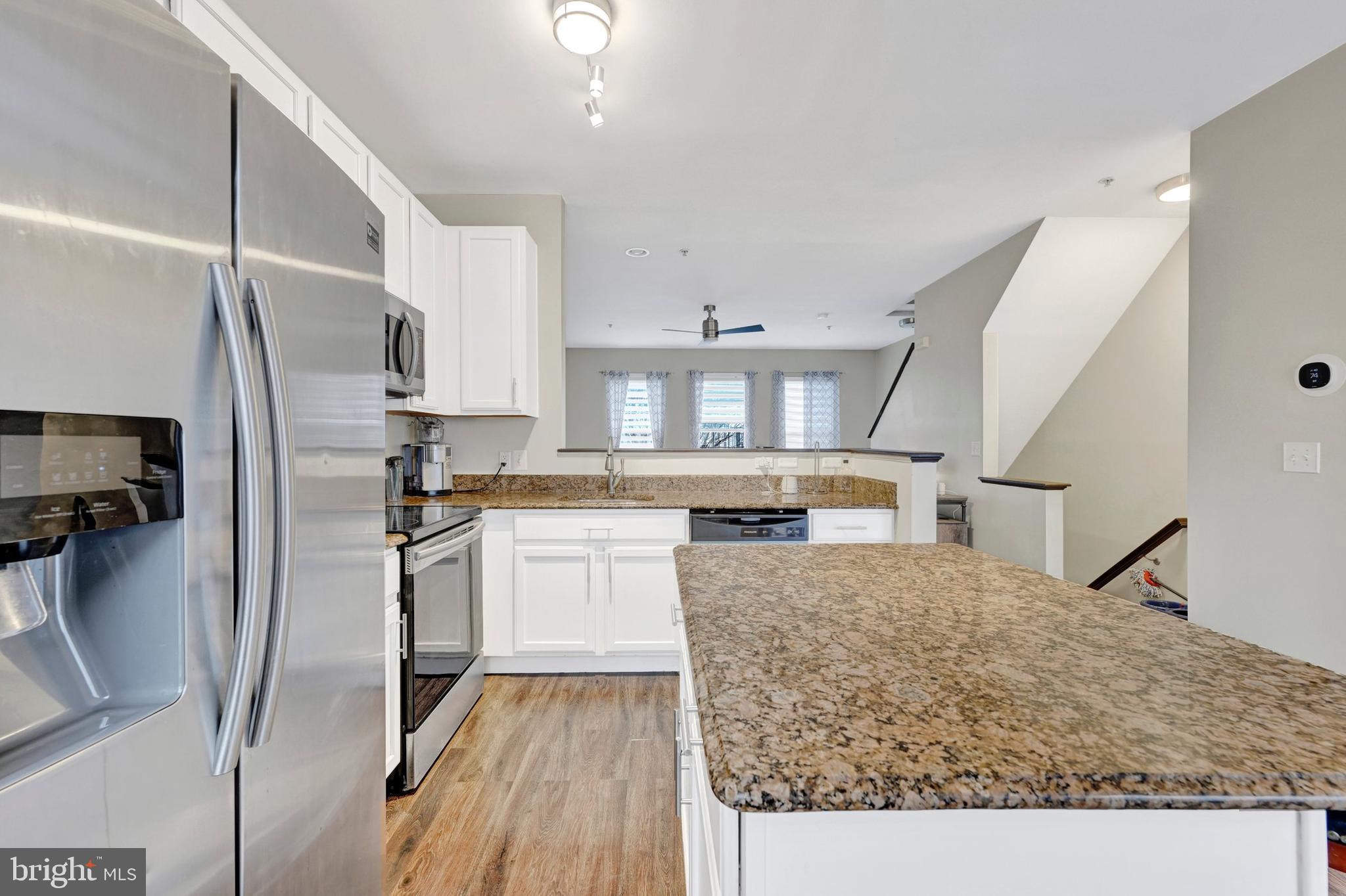 CARROLLWOOD MANOR - Residential