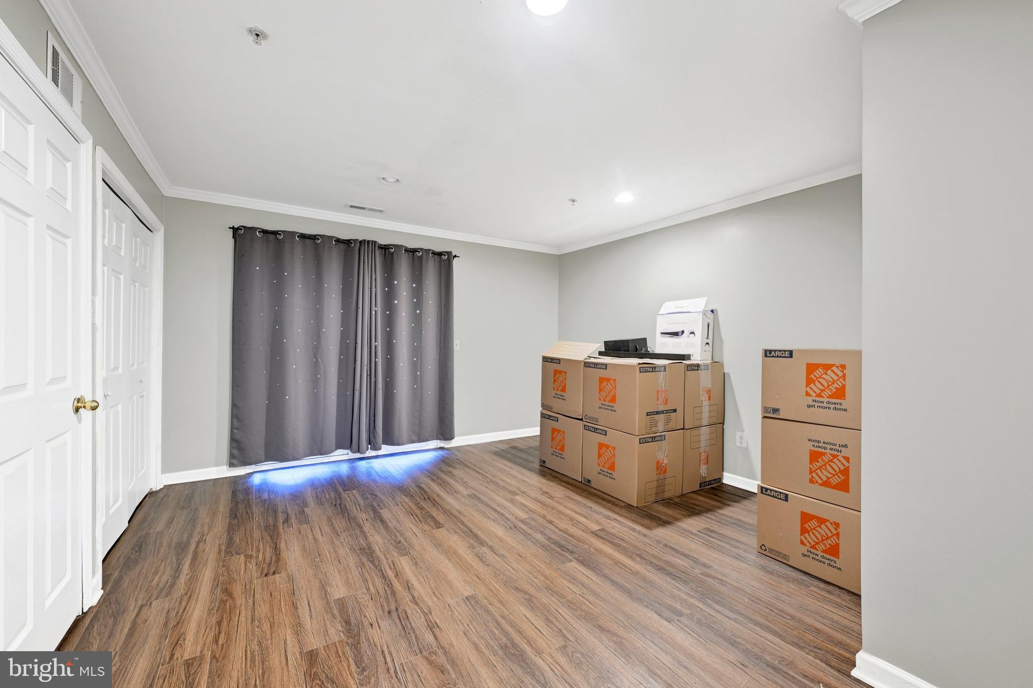 CARROLLWOOD MANOR - Residential