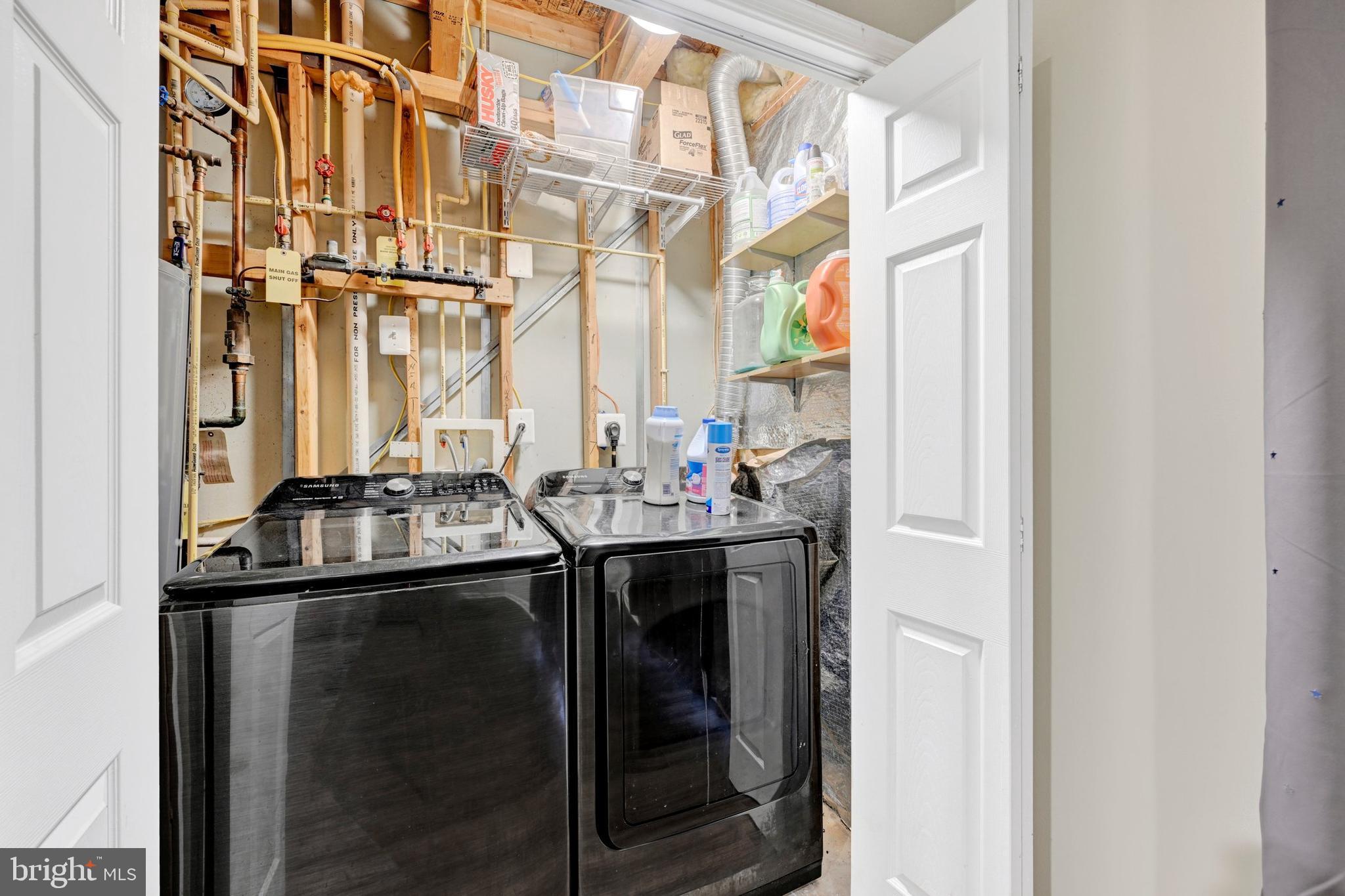 CARROLLWOOD MANOR - Residential