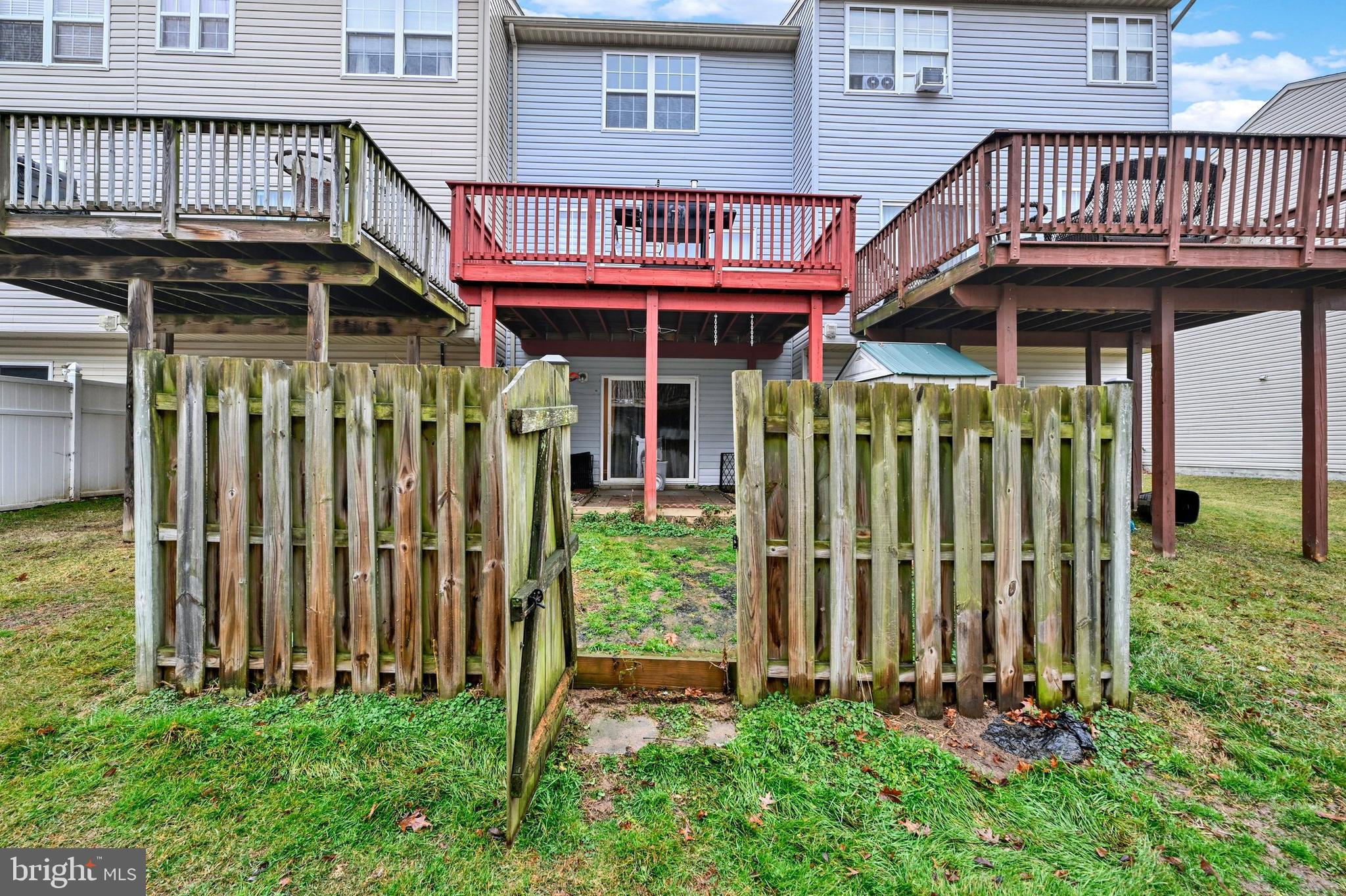 CARROLLWOOD MANOR - Residential