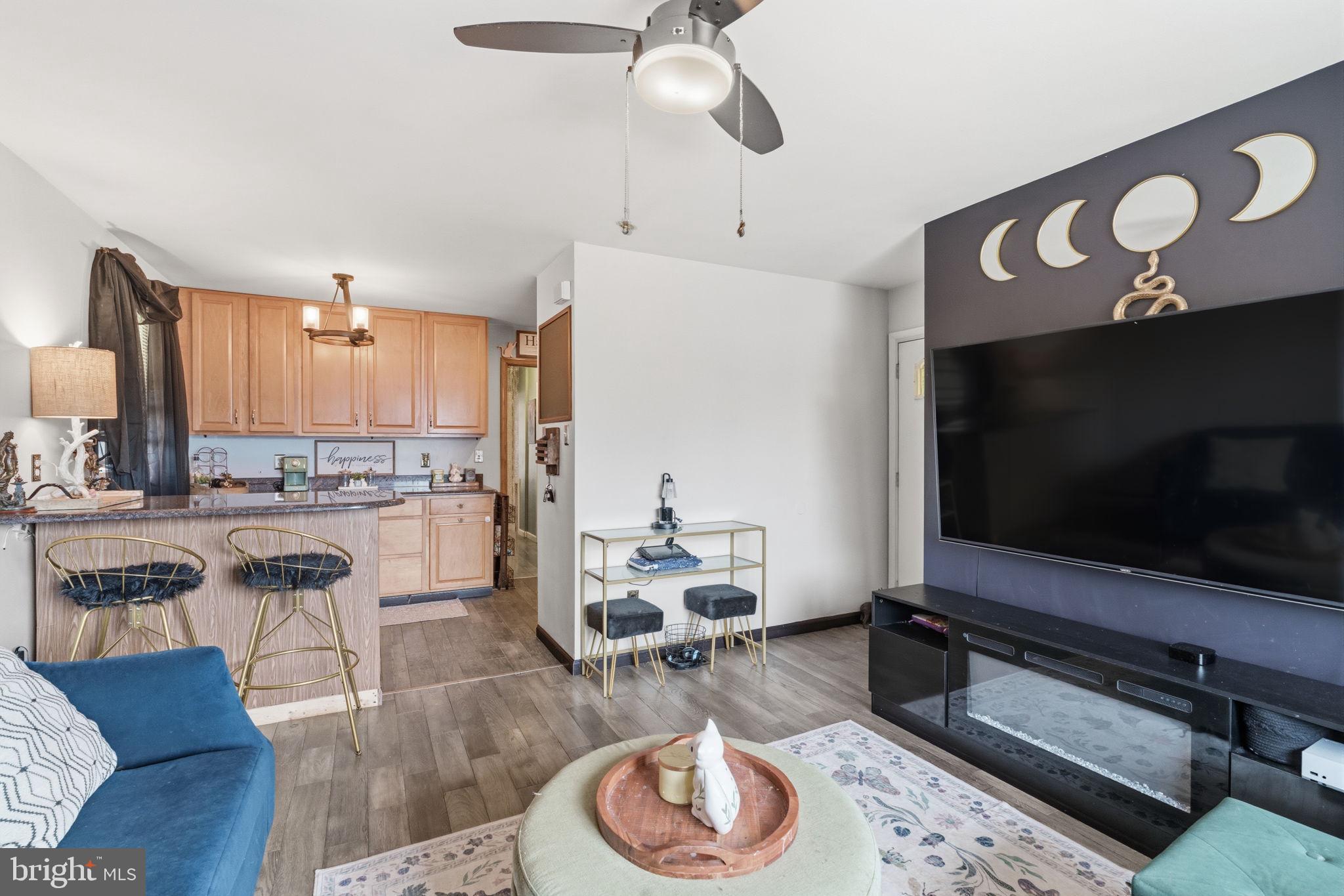 FOX CHASE - Residential