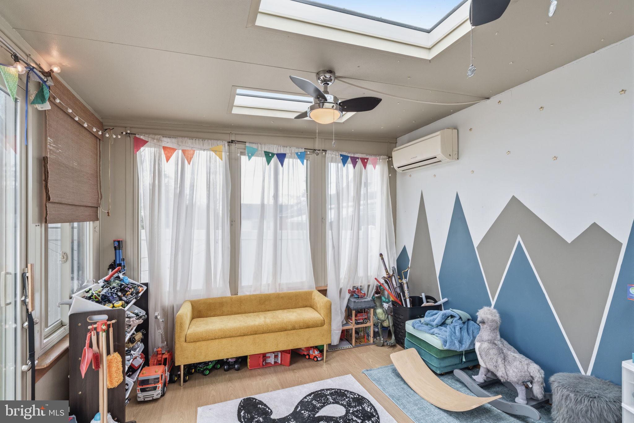 FOX CHASE - Residential