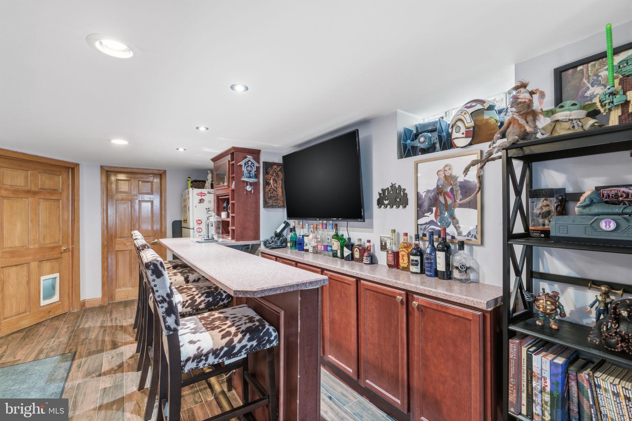 FOX CHASE - Residential