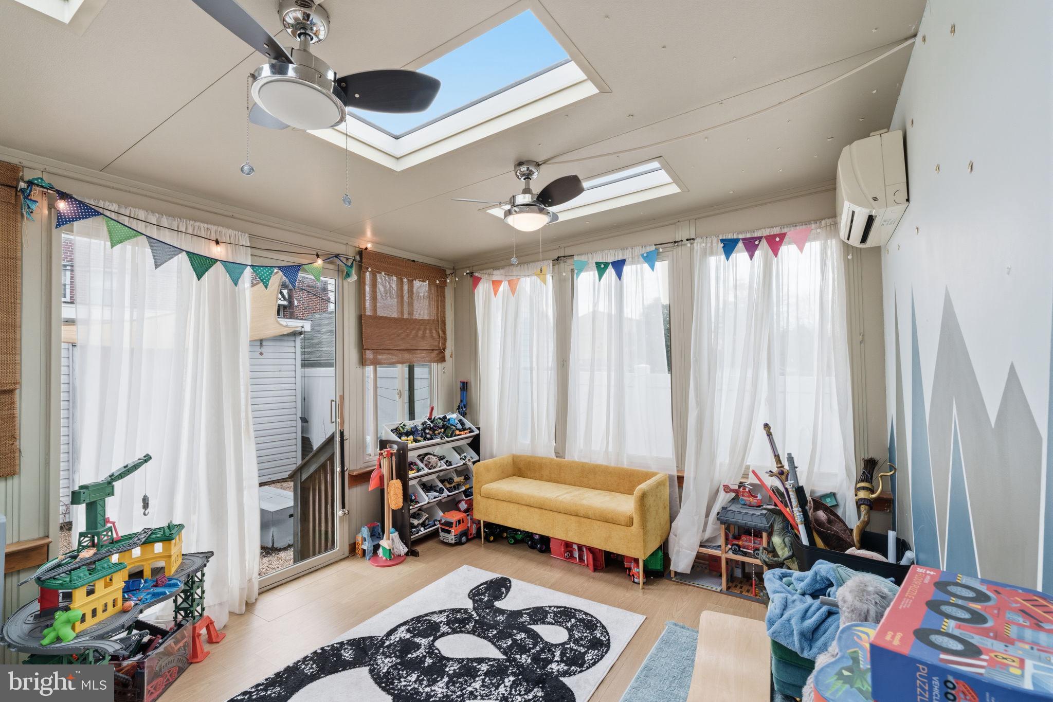 FOX CHASE - Residential