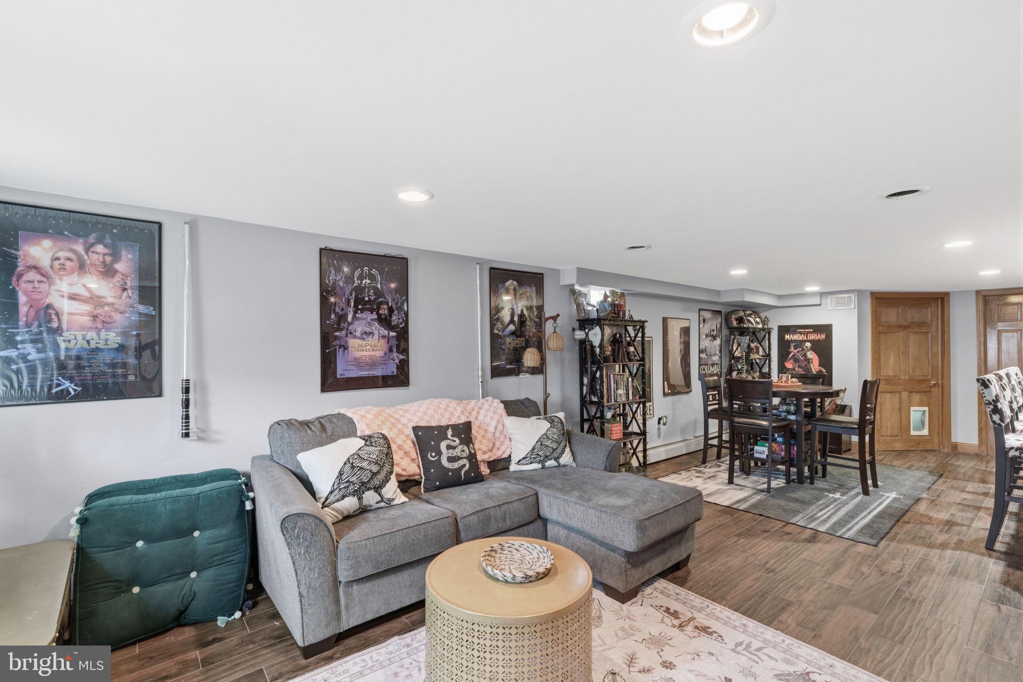 FOX CHASE - Residential