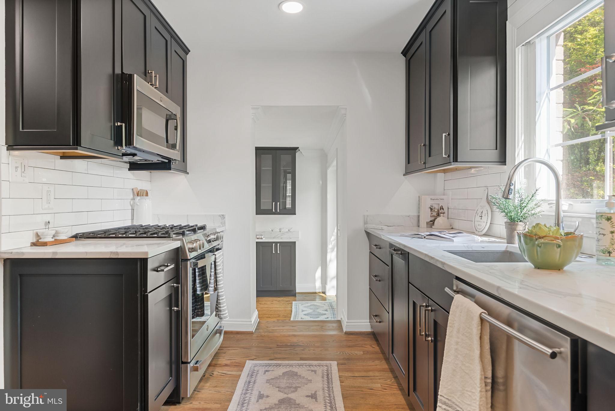 BEVERLY HILLS - Residential