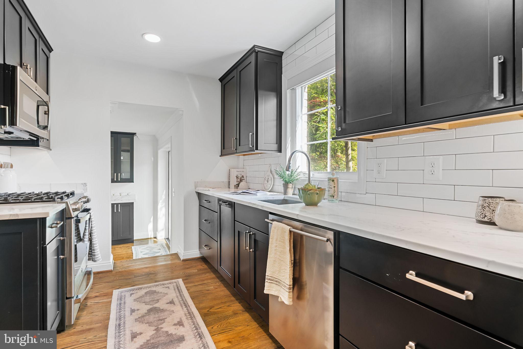 BEVERLY HILLS - Residential