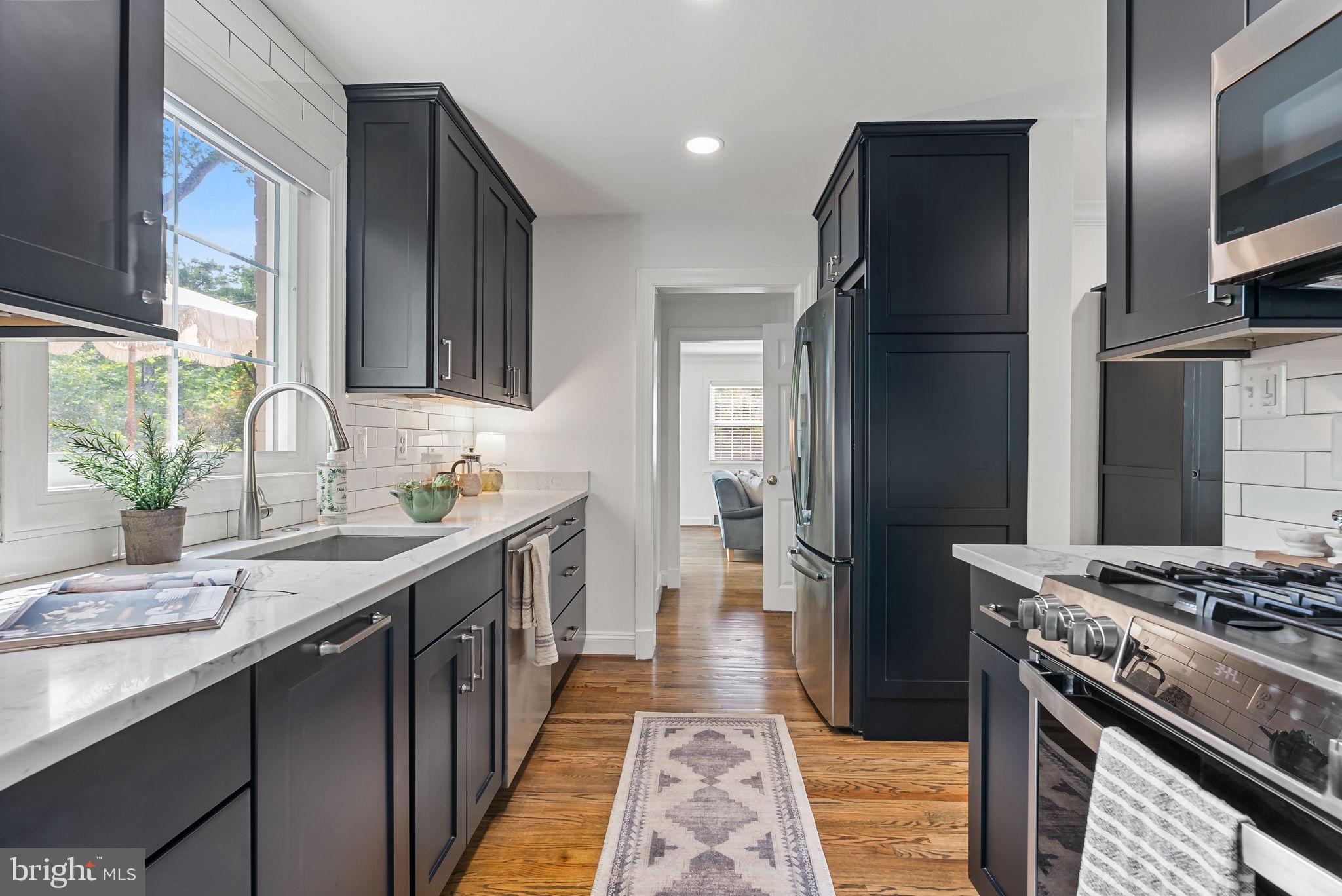 BEVERLY HILLS - Residential