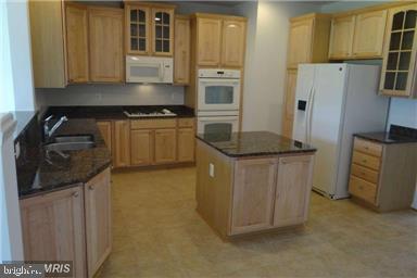 WOODSTREAM - Residential Lease