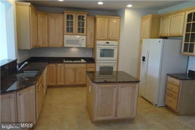 WOODSTREAM - Residential Lease