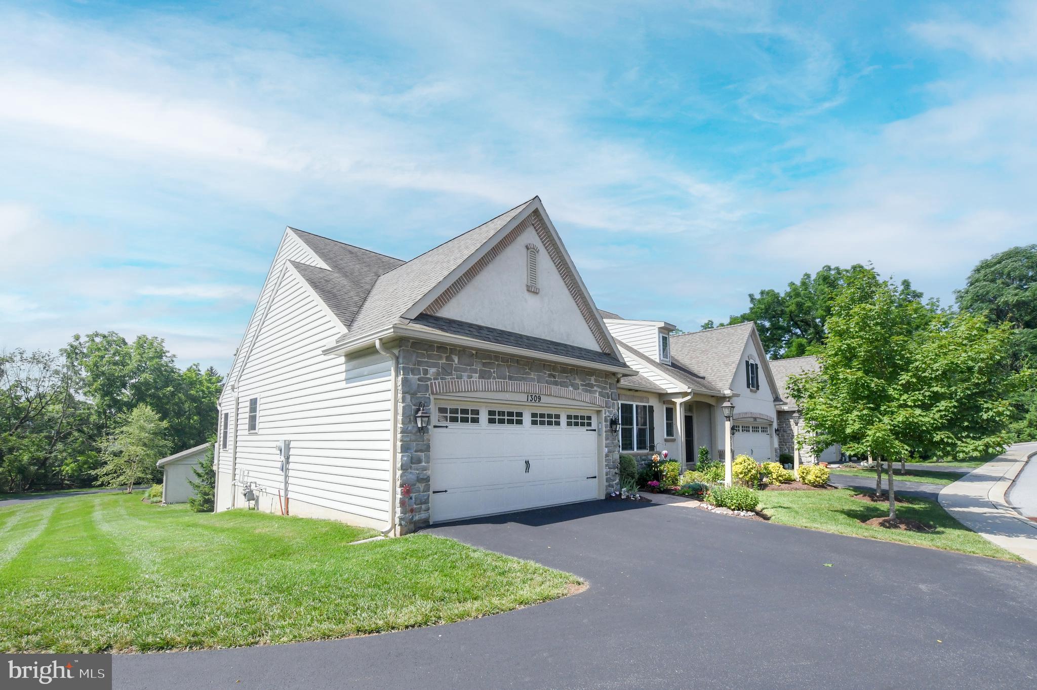 1309 S RED MAPLE WAY