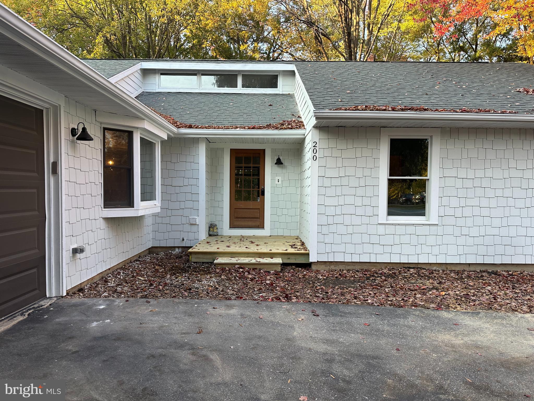 QUEEN ANNE COLONY - Residential