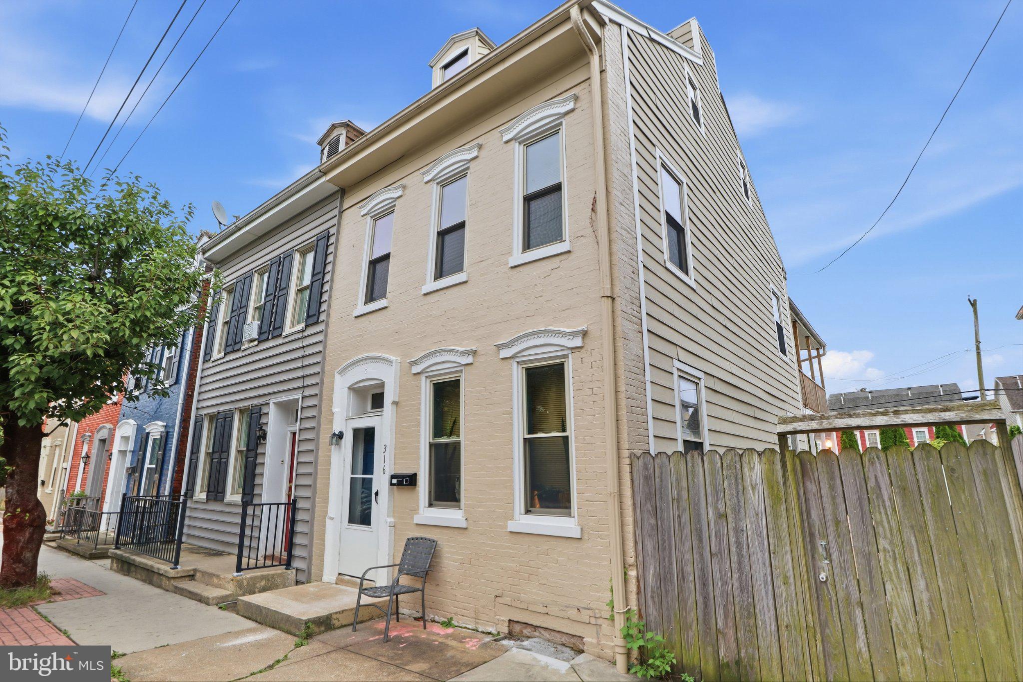 316 W PRINCESS STREET