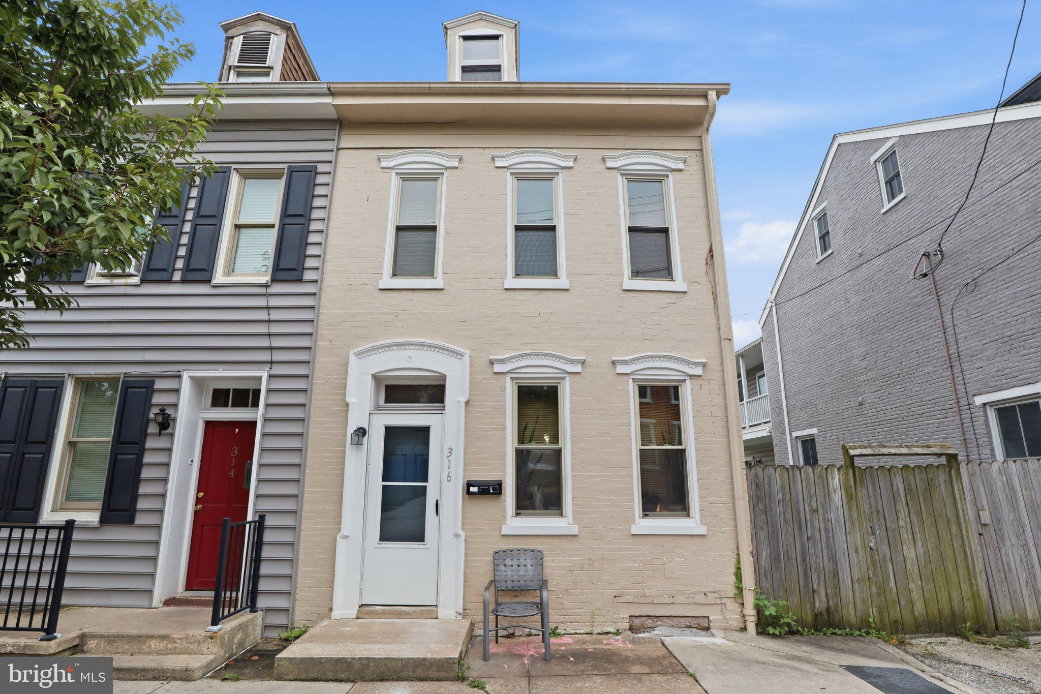 316 W PRINCESS STREET