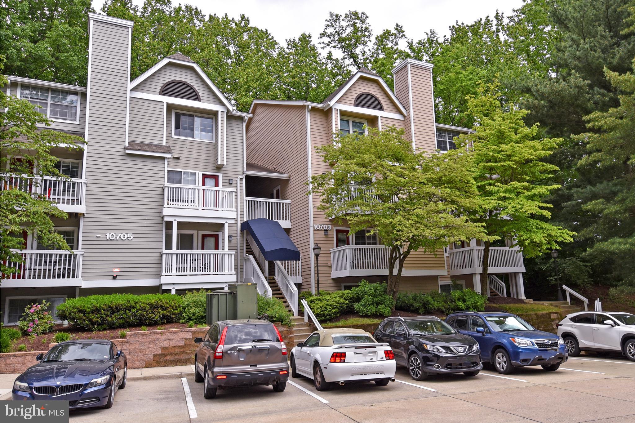 BEAUTIFULLY UPDATED 1 BEDROOM 1 BATH CONDO W/ 790 SQ. FT. IN GABLES OF TUCKERMAN COMMUNITY. MAIN LEVEL KITCHEN HAS STAINLESS STEEL APPLIANCES, GRANITE COUNTER TOPS AND BACKSPLASH! DINING AND LIVING ROOM. HARDWOOD FLOORS THROUGHOUT. LOWER LEVEL HAS A LARGE BEDROOM AND UPDATED BATHROOM. VANITY HAS GRANITE COUNTER TOP AND NICELY TILED BATHROOM. LAUNDRY CLOSET! COMMUNITY HAS POOL A LOT OF AMMENITIES. BALCONY IS RESPONSIBILITY OF THE CONDO ASSN. AND BEING WORKED ON THIS YEAR. THIS IS UNIT #100 ON FIRST LEVEL. TAX RECORD INDICATES #405, BUT IT IS UNIT #100.