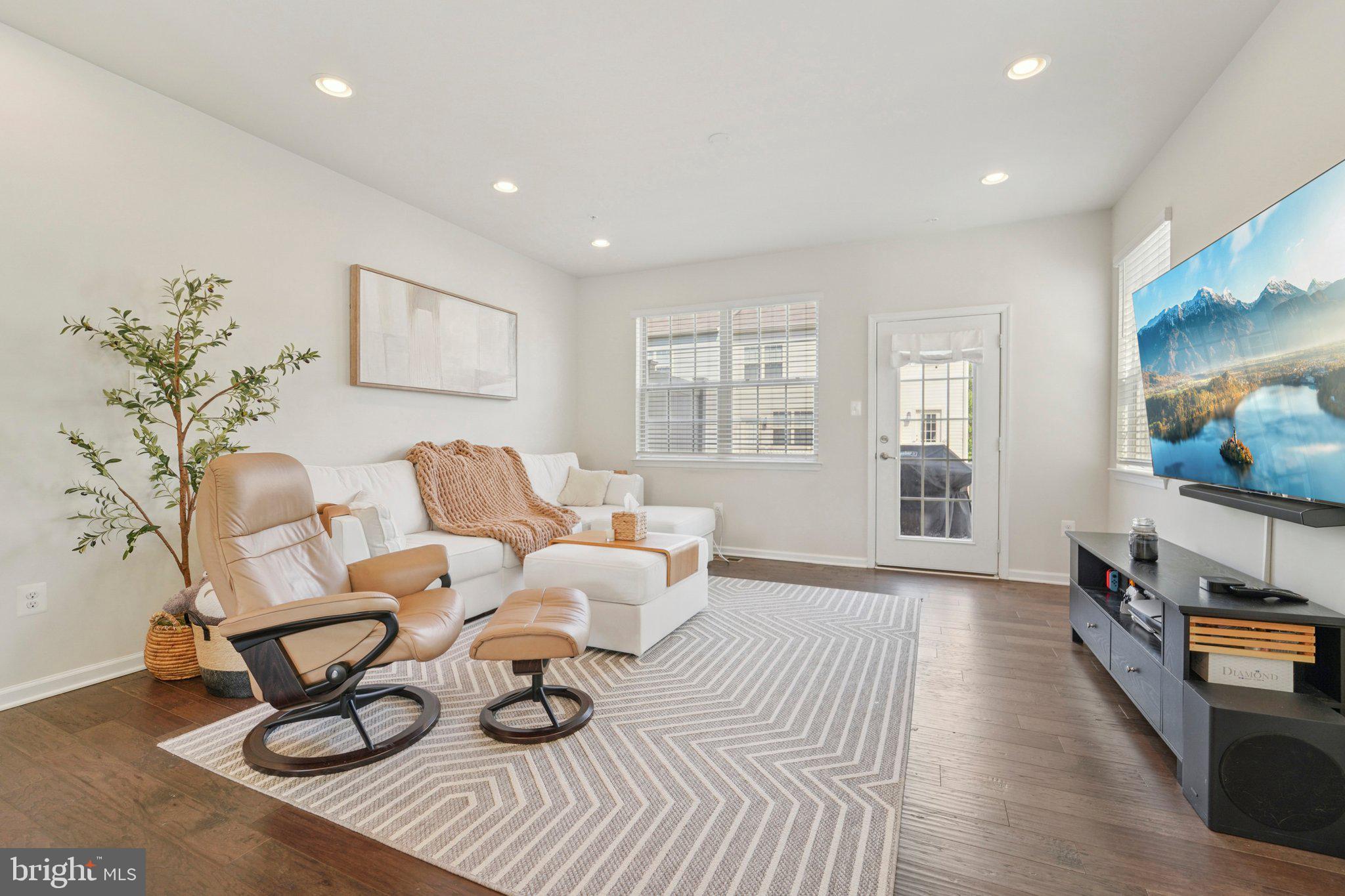 7812 ROSELLA LANE