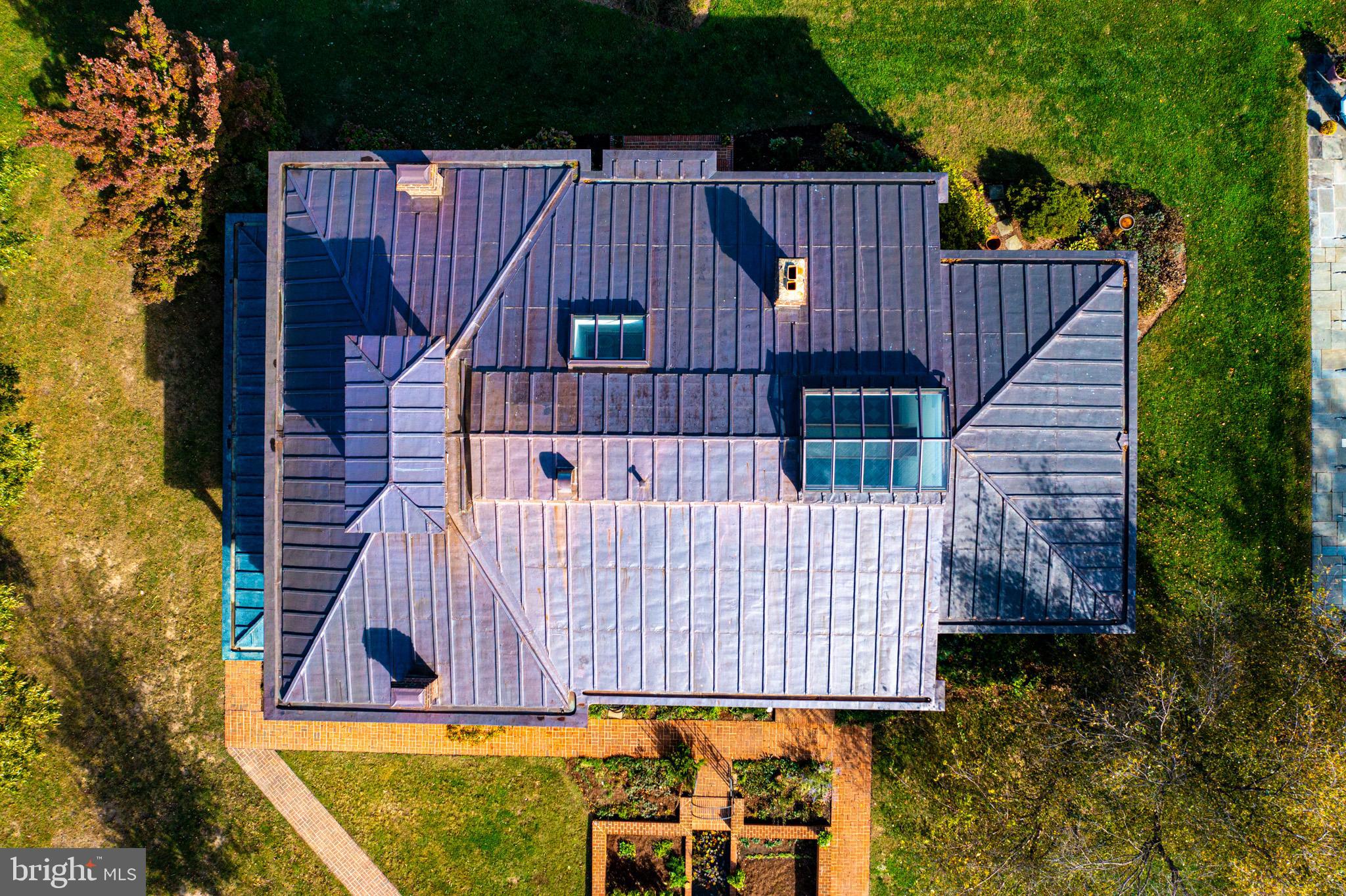 10121 FAIRLEE ROAD
