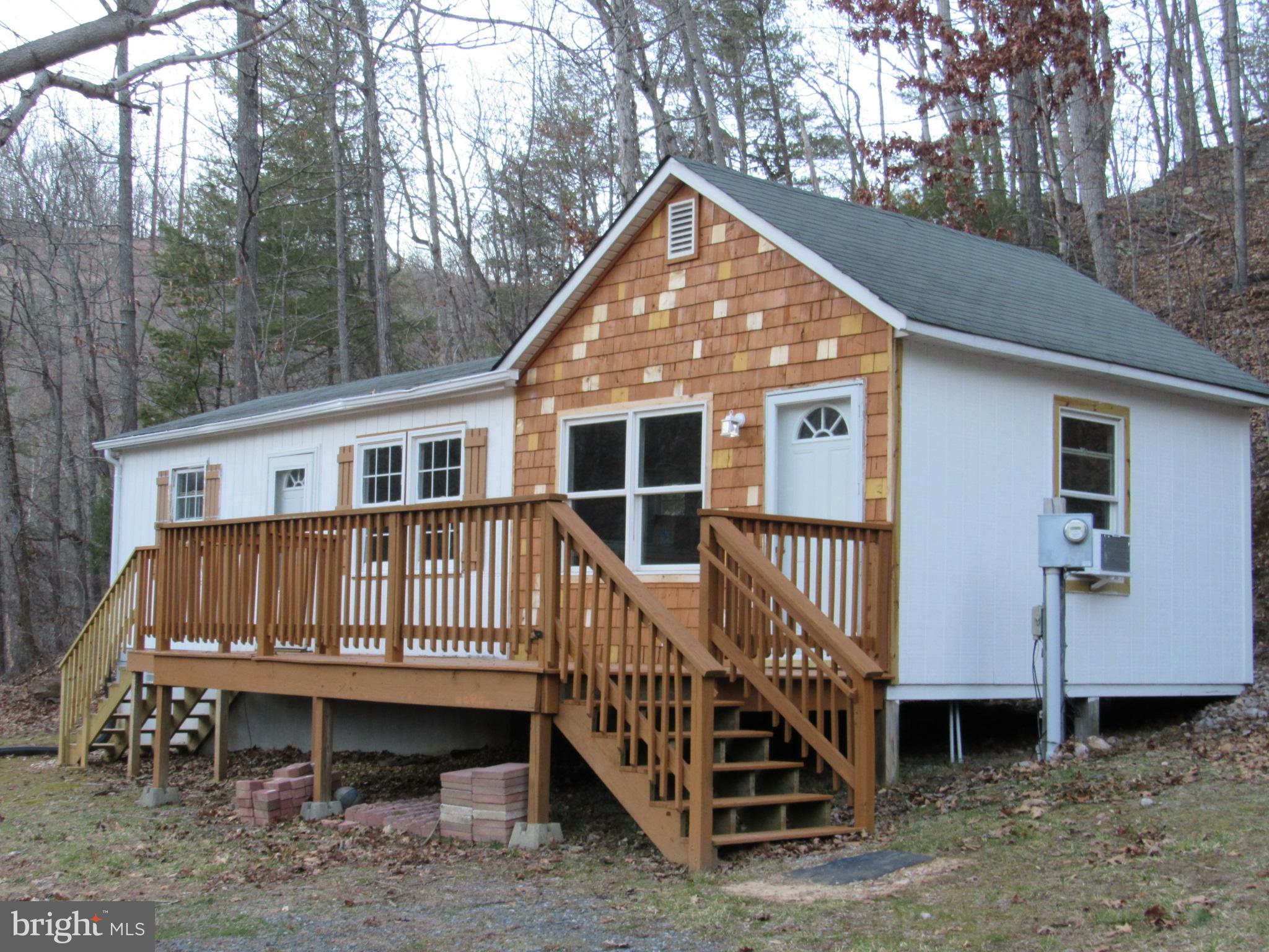 APPLE MT LAKE WEST - Residential Lease