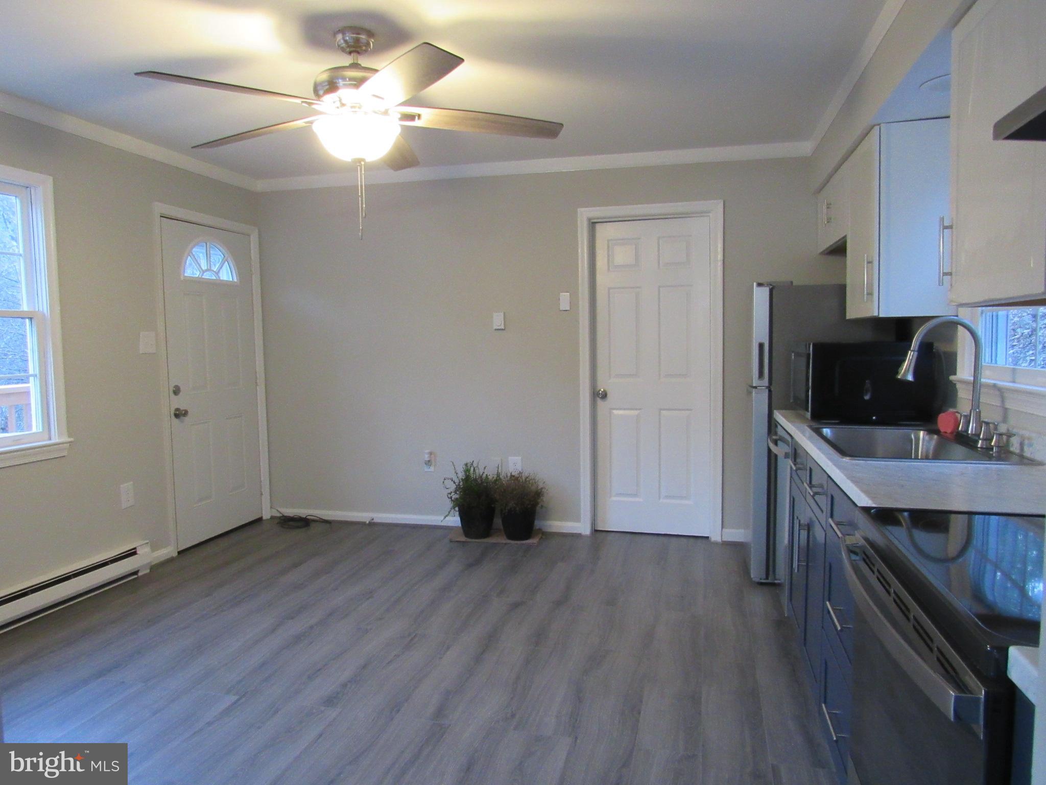 APPLE MT LAKE WEST - Residential Lease