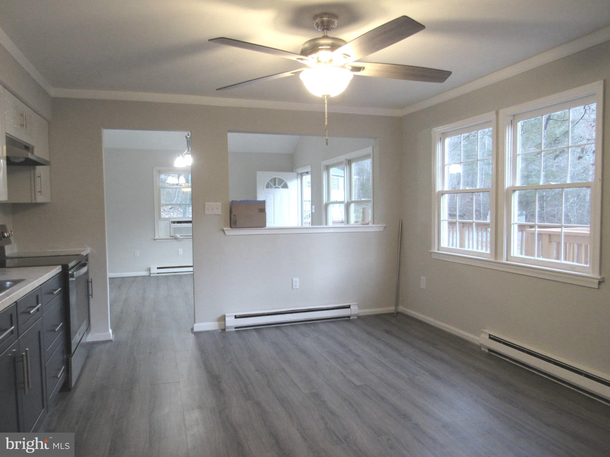 APPLE MT LAKE WEST - Residential Lease