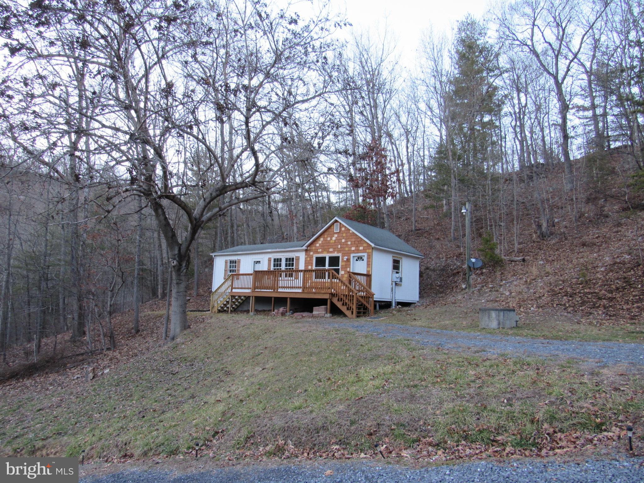 APPLE MT LAKE WEST - Residential Lease