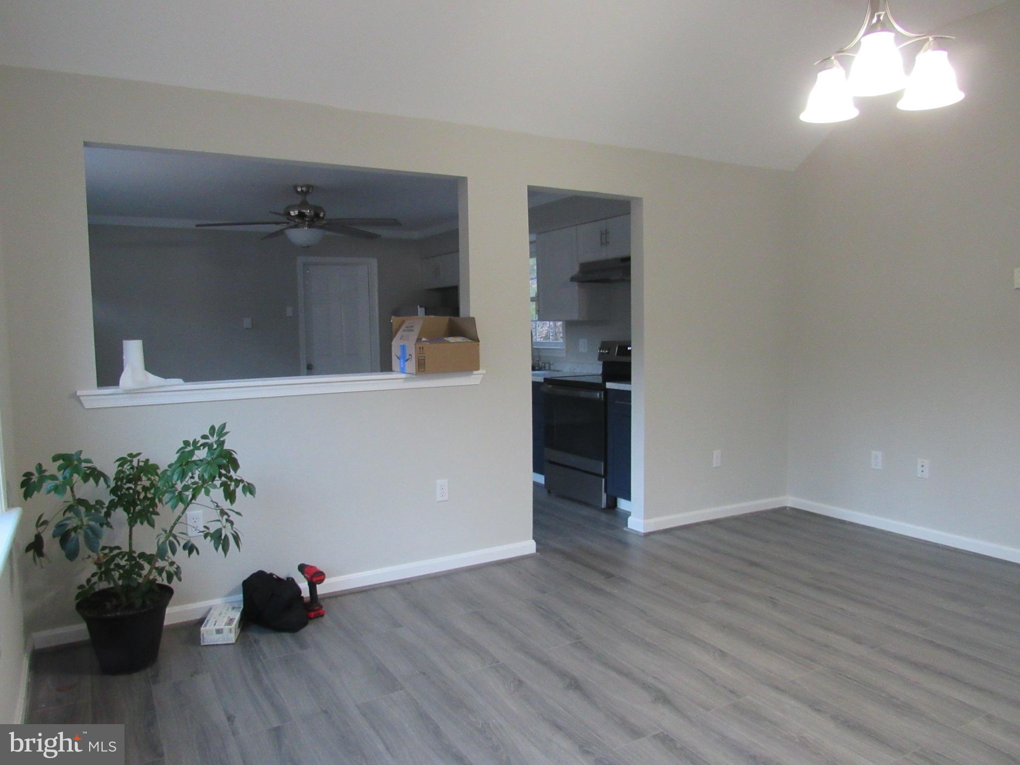 APPLE MT LAKE WEST - Residential Lease