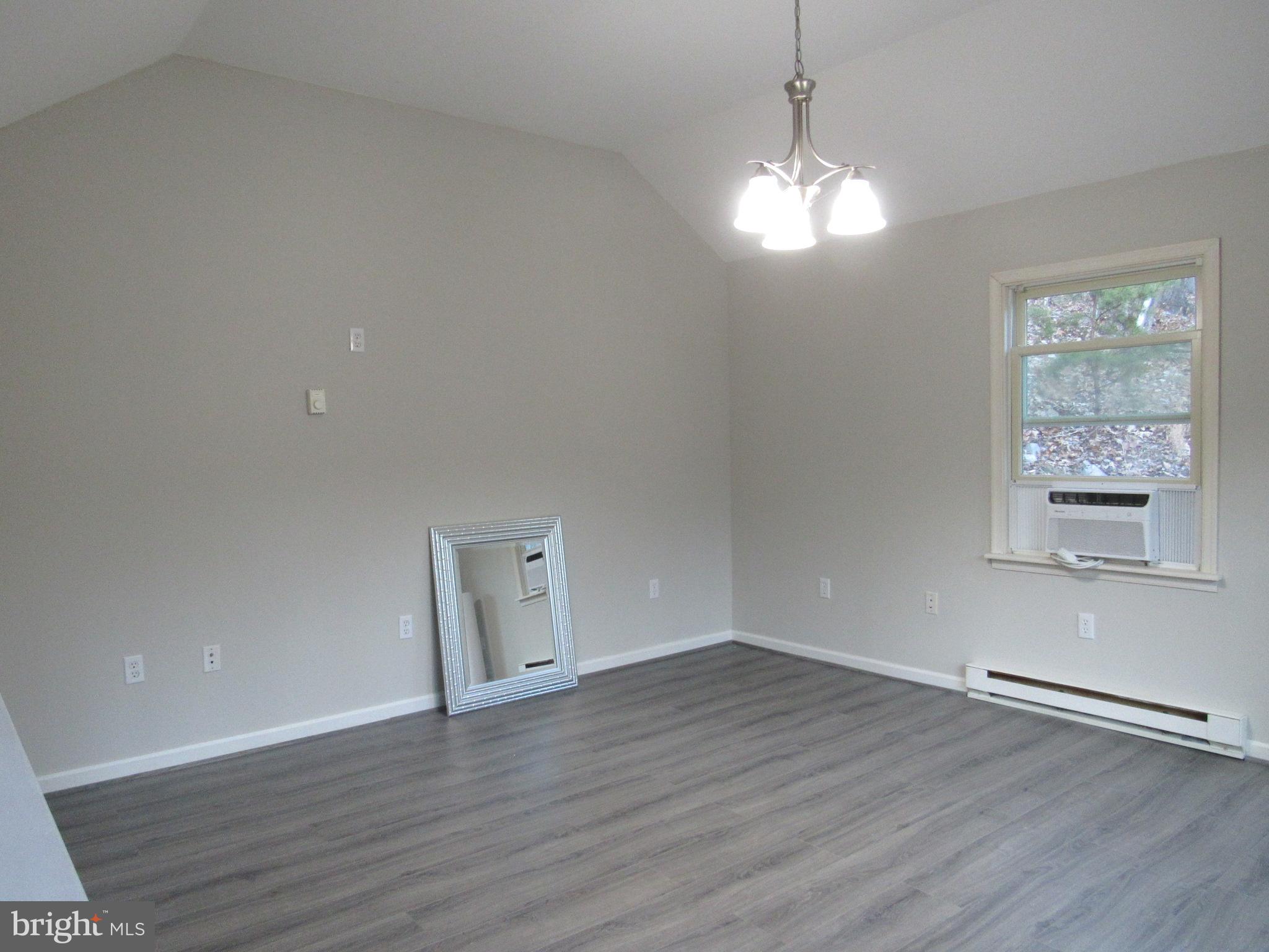 APPLE MT LAKE WEST - Residential Lease