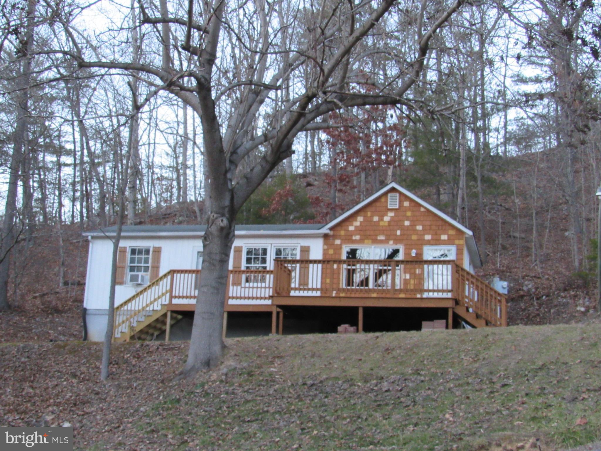 APPLE MT LAKE WEST - Residential Lease