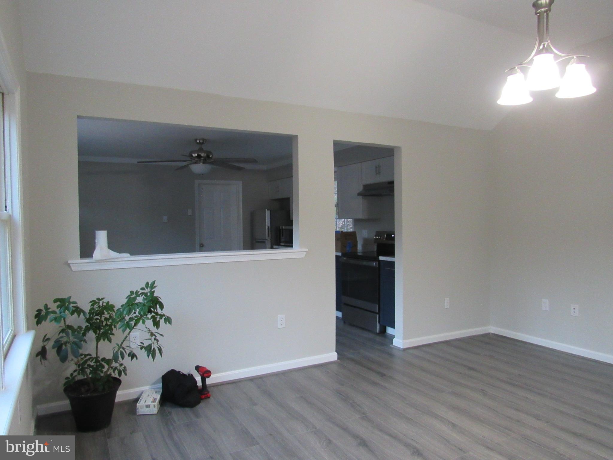 APPLE MT LAKE WEST - Residential Lease