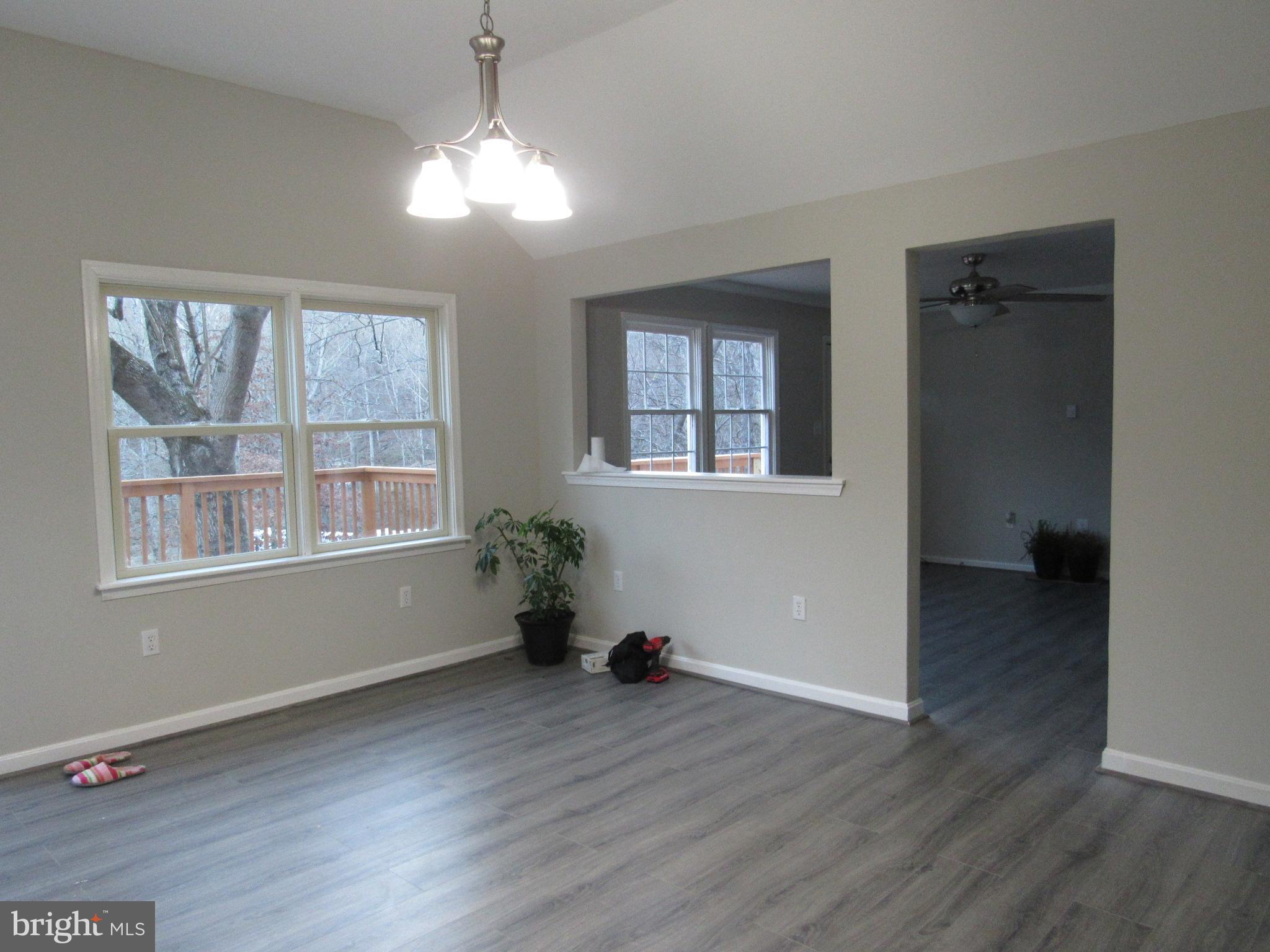 APPLE MT LAKE WEST - Residential Lease