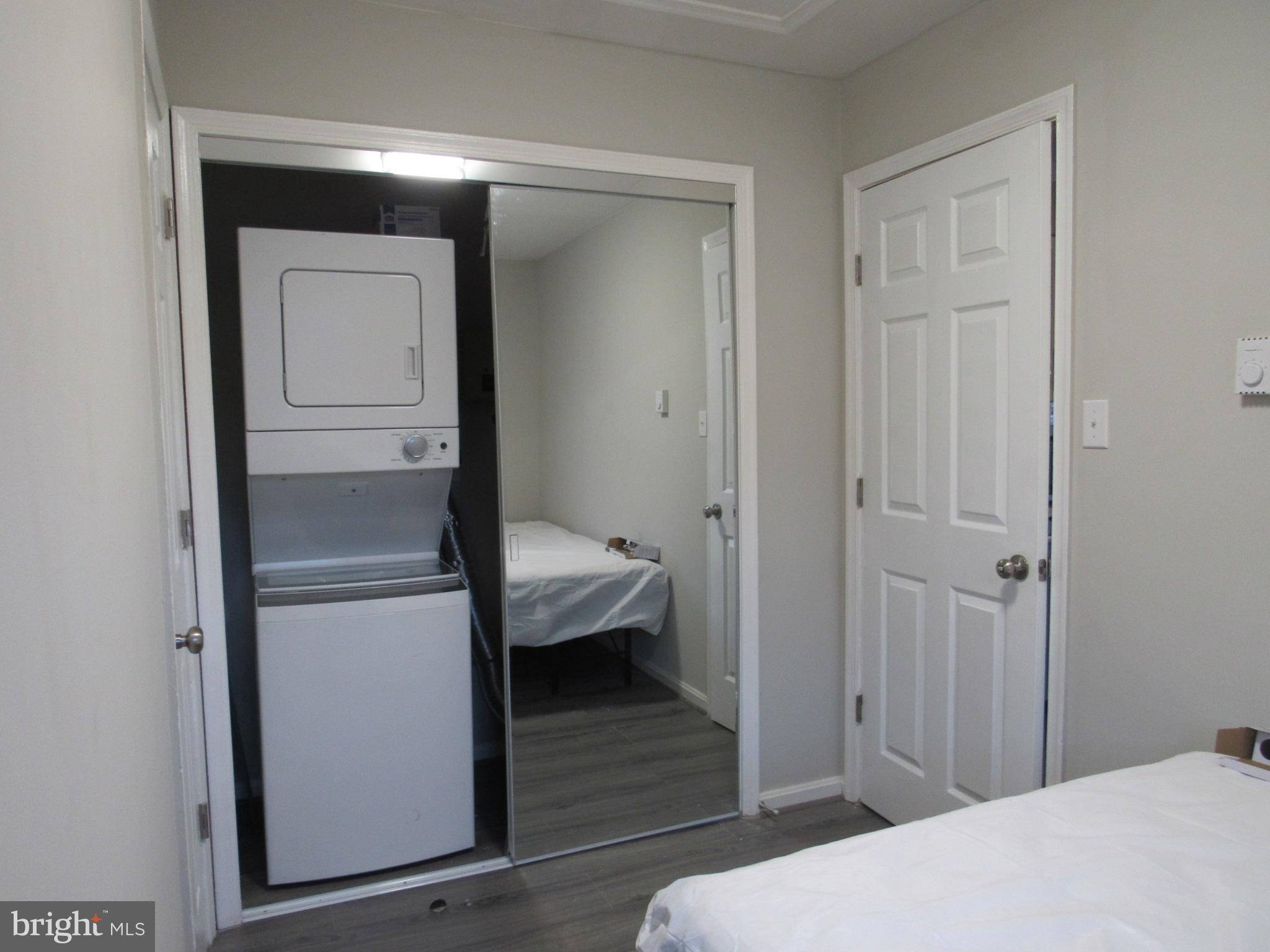 APPLE MT LAKE WEST - Residential Lease