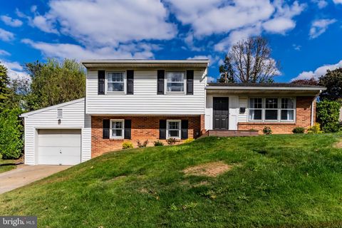 837 W FOXCROFT DRIVE CAMP HILL PA 17011