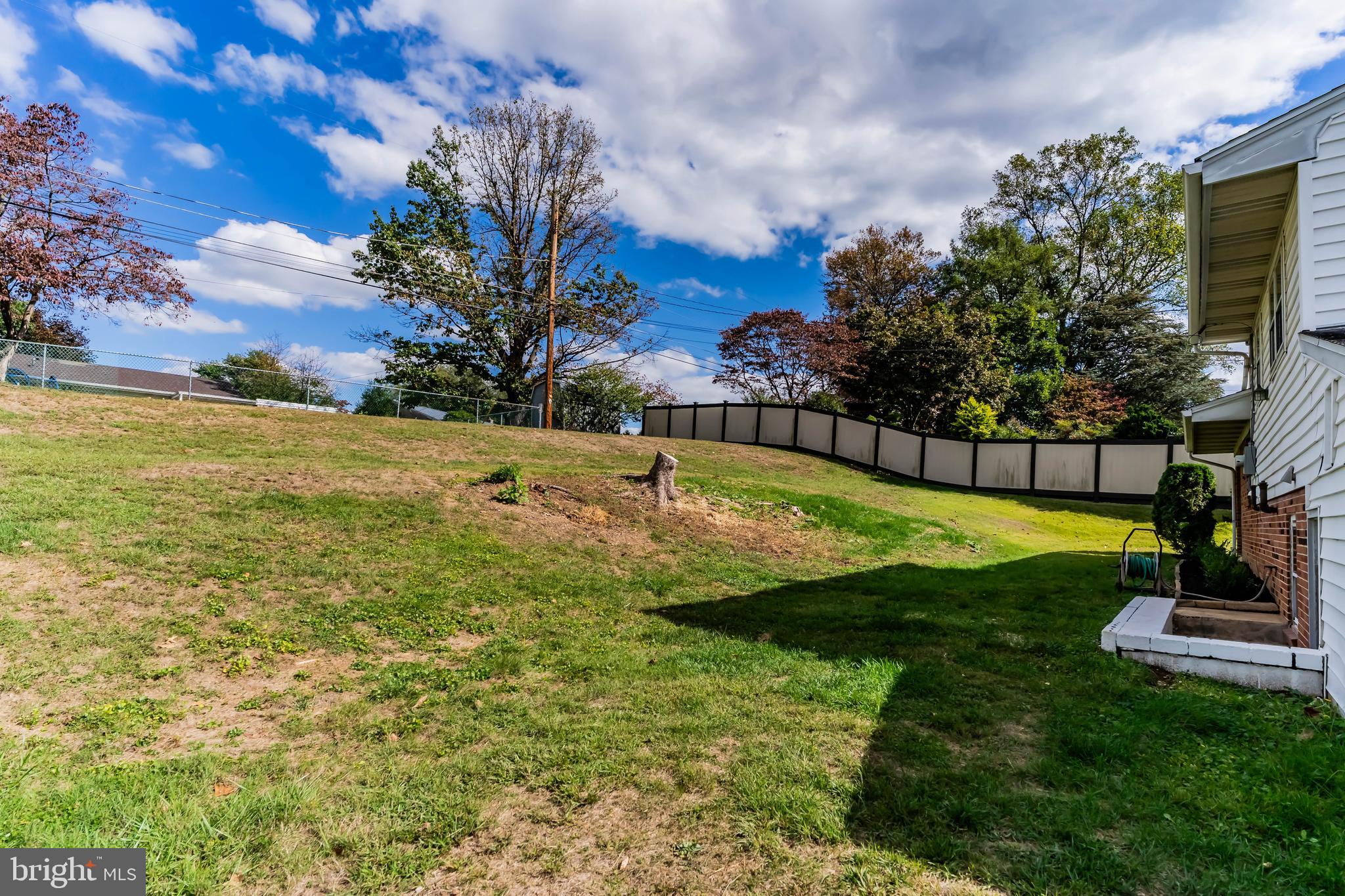 837 W FOXCROFT DRIVE