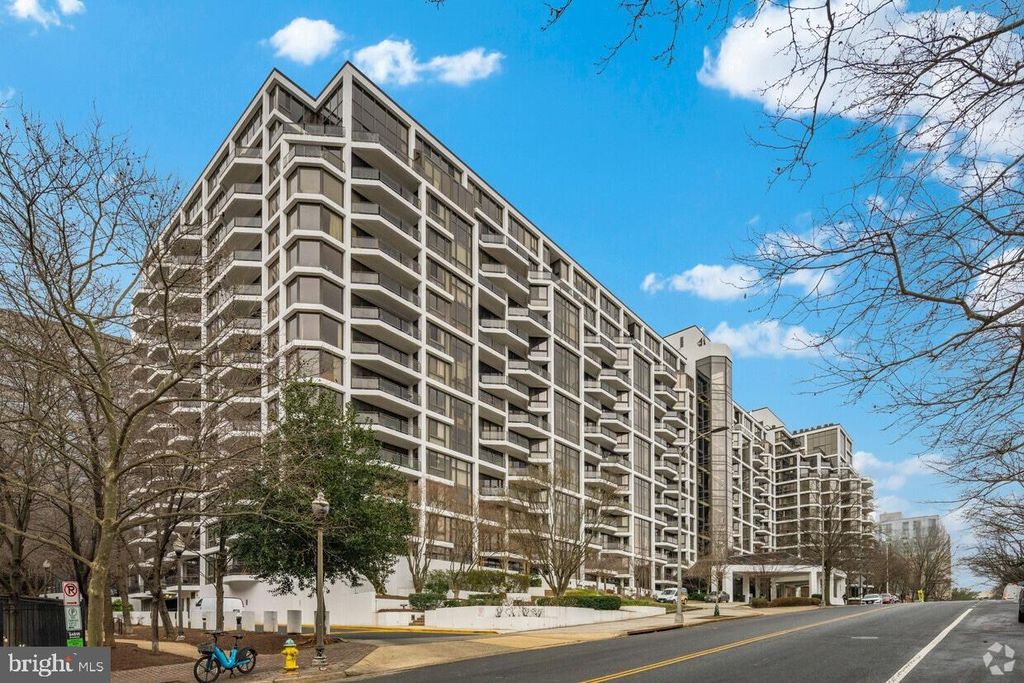 Photo of 1530 Key Boulevard #317, ARLINGTON, VA 22209 (MLS # VAAR2073336)