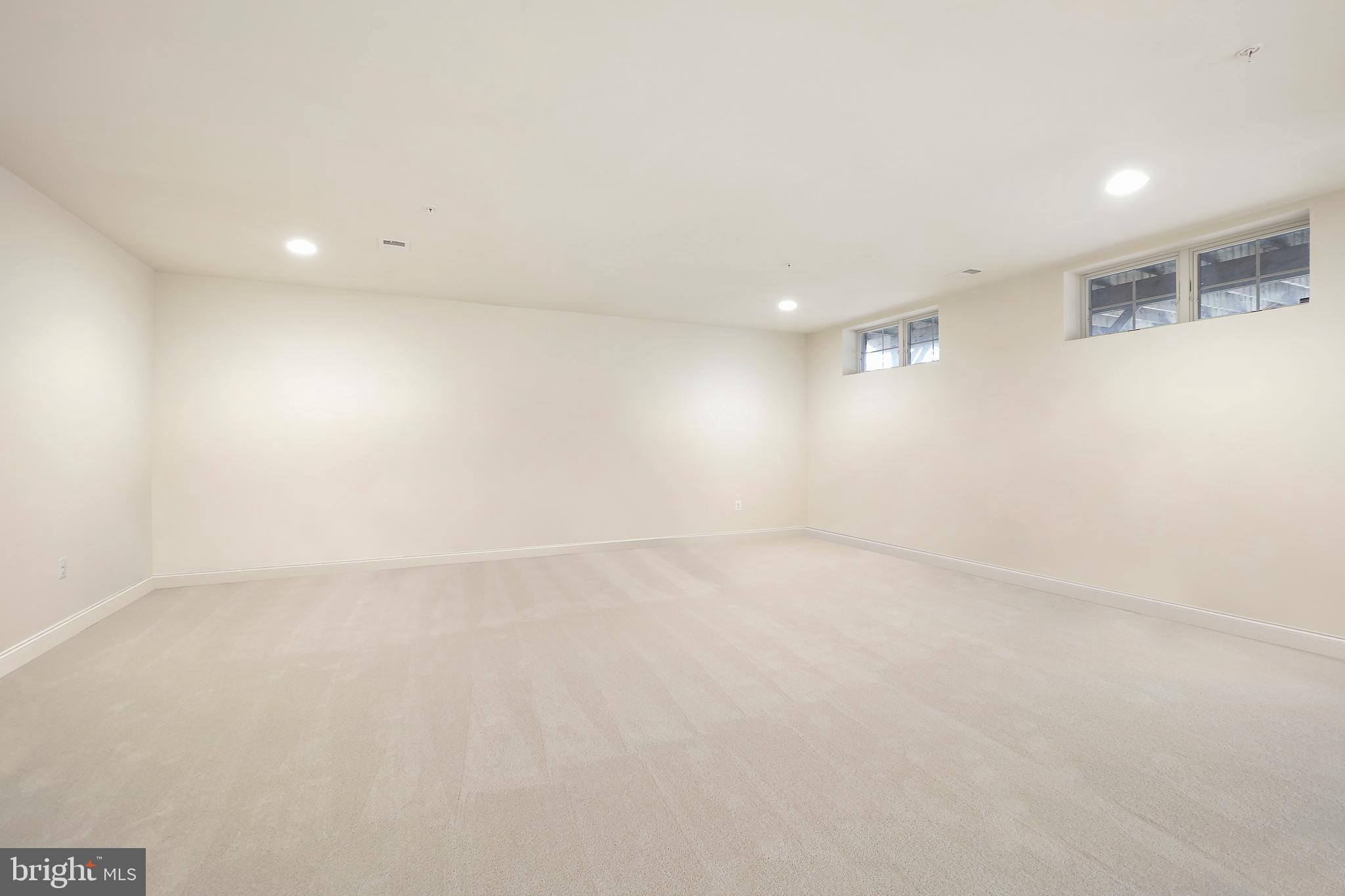 STONE LAKE - Residential