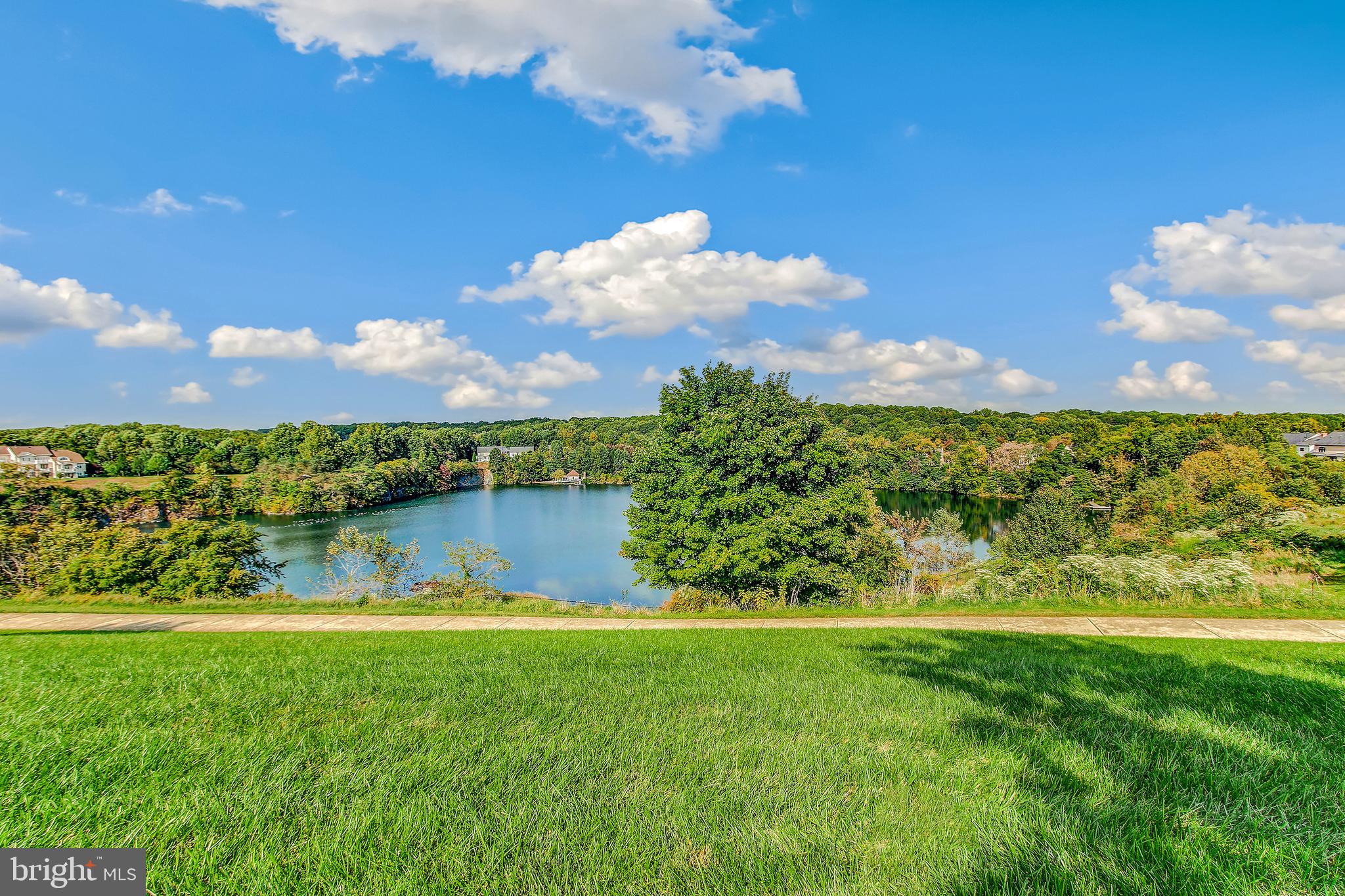 STONE LAKE - Residential