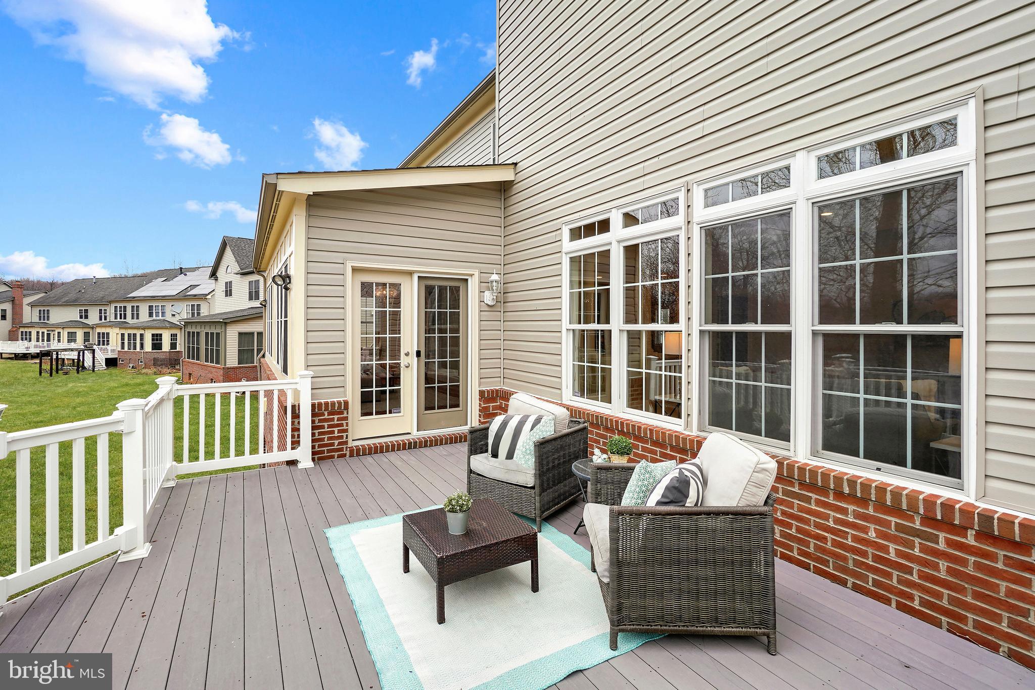 STONE LAKE - Residential