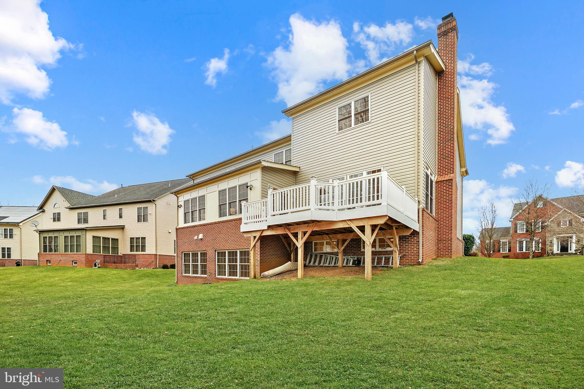 STONE LAKE - Residential