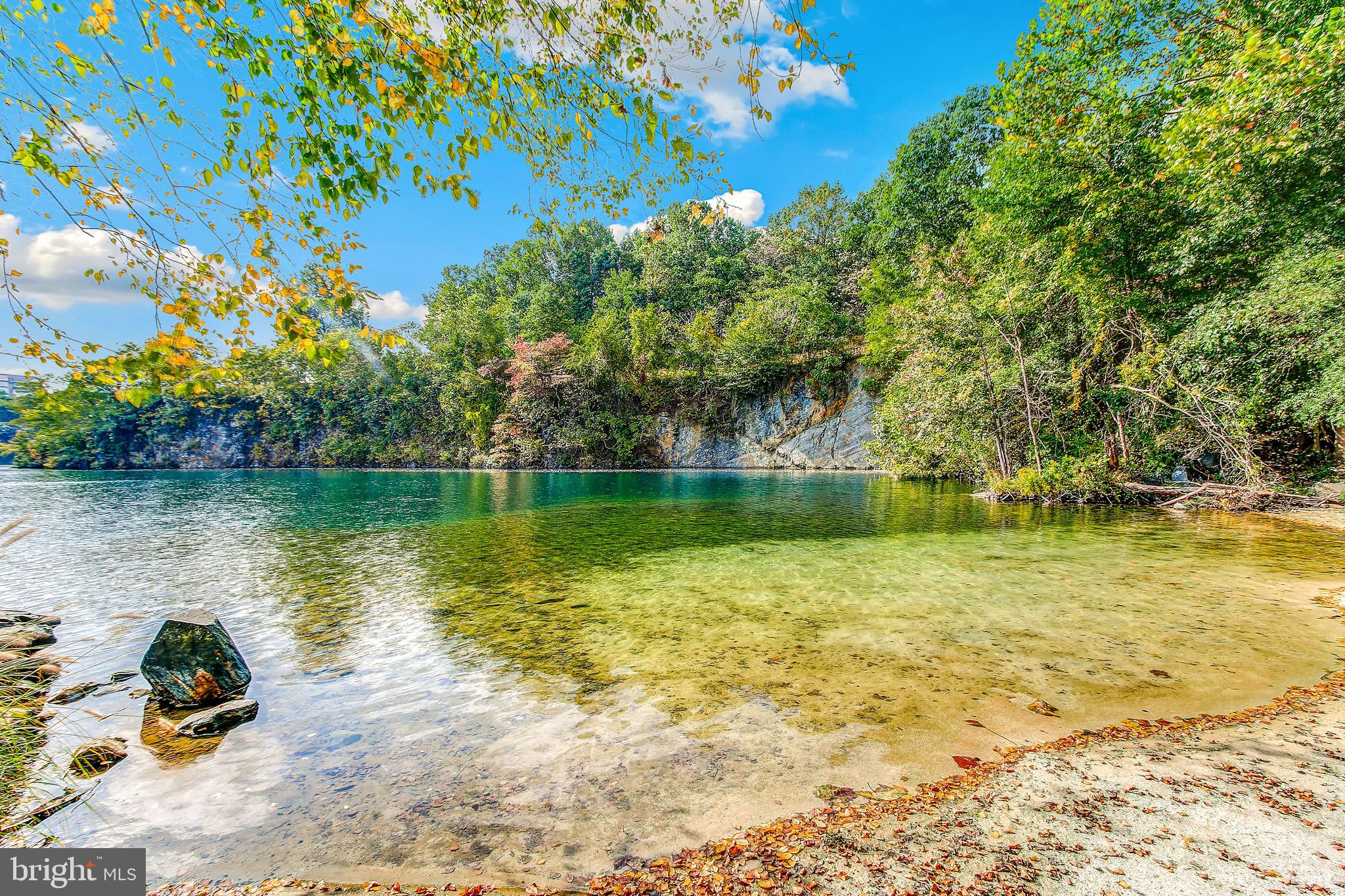STONE LAKE - Residential