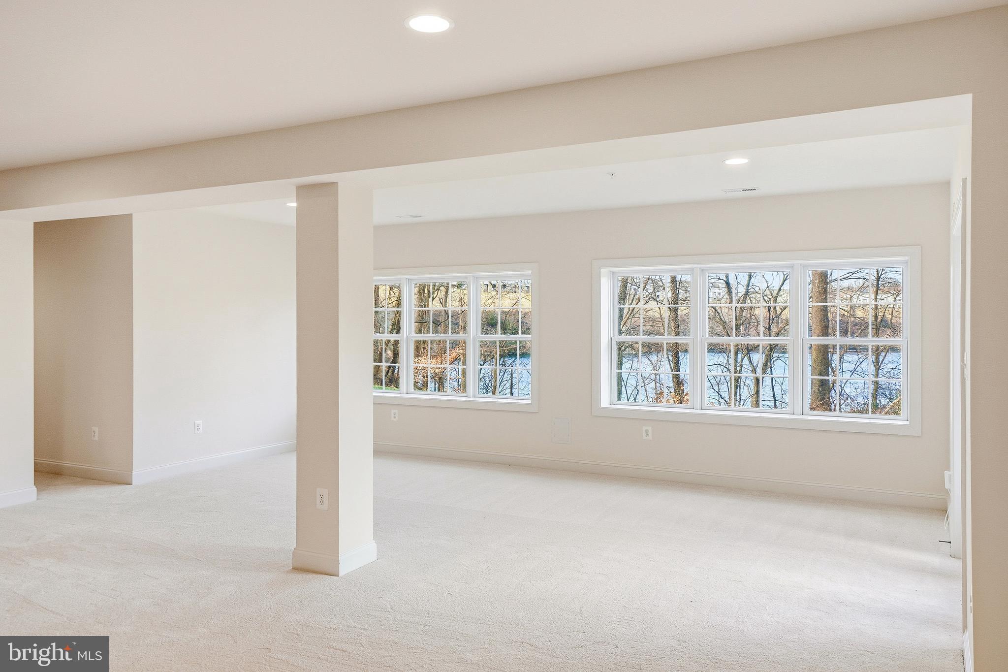 STONE LAKE - Residential