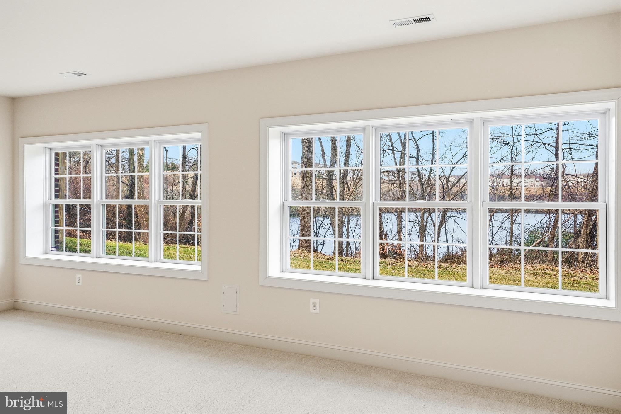 STONE LAKE - Residential