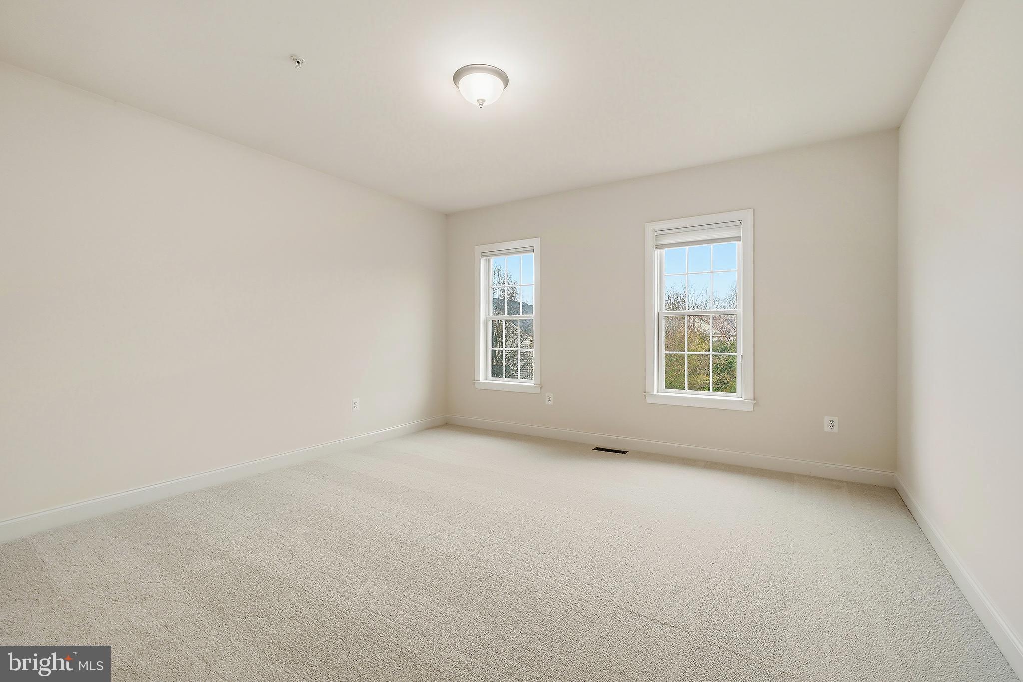 STONE LAKE - Residential