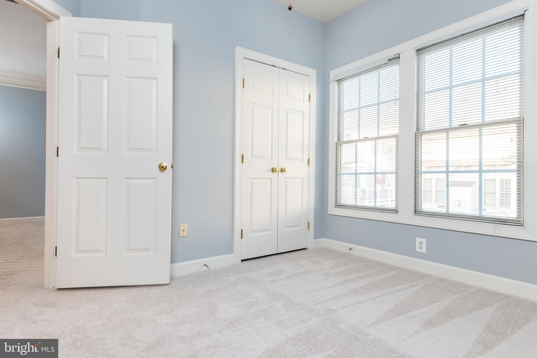 LORTON TOWN CNTR LANDBAY - Residential