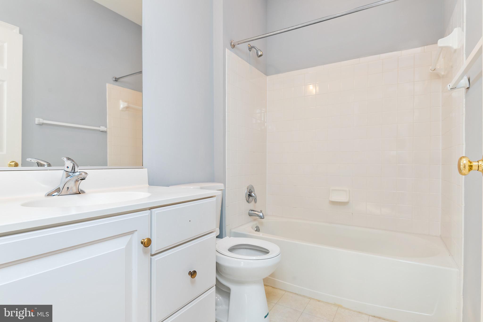 LORTON TOWN CNTR LANDBAY - Residential