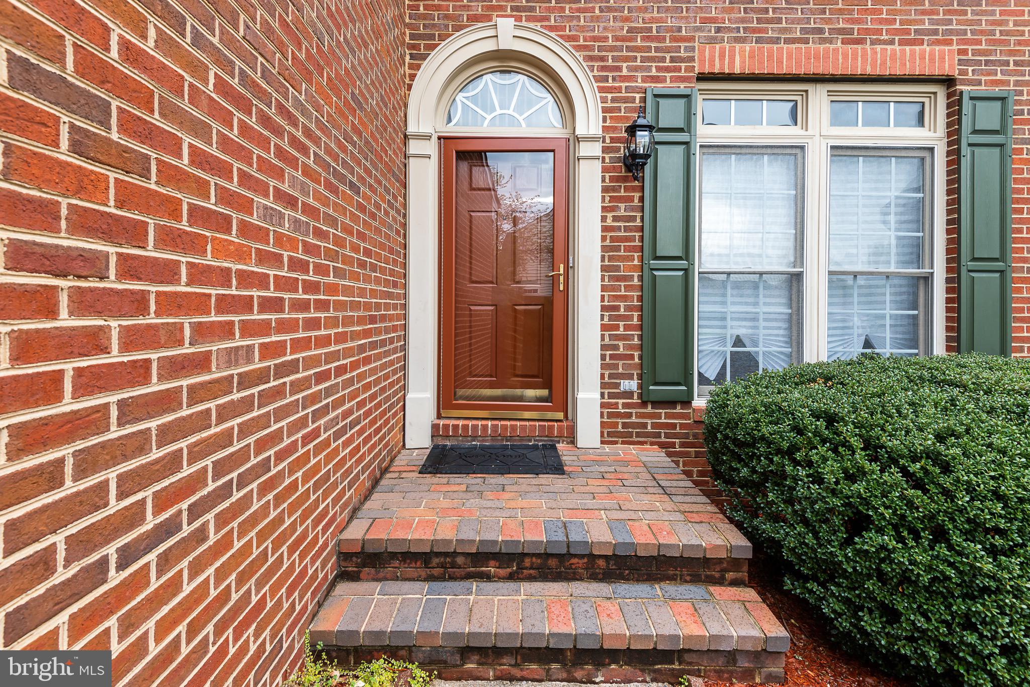 LORTON TOWN CNTR LANDBAY - Residential