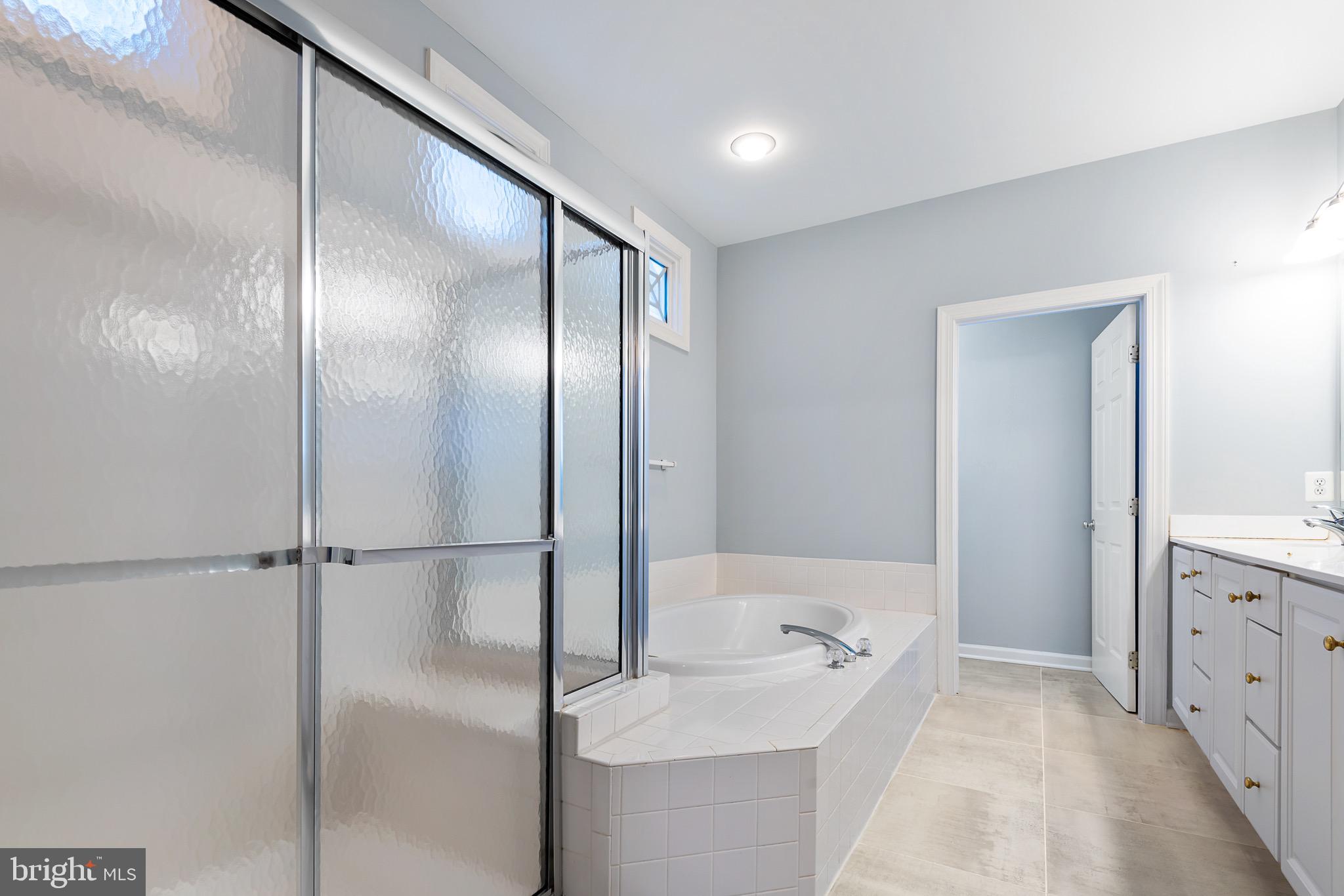 LORTON TOWN CNTR LANDBAY - Residential