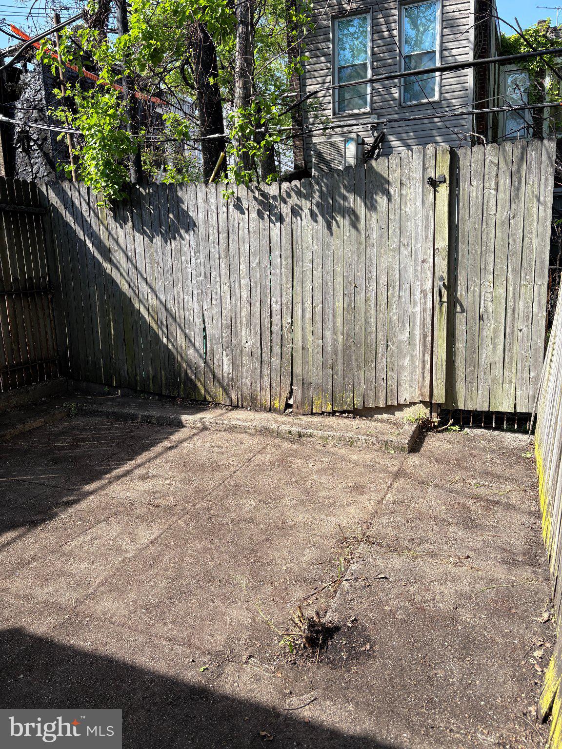 KENSINGTON - Residential