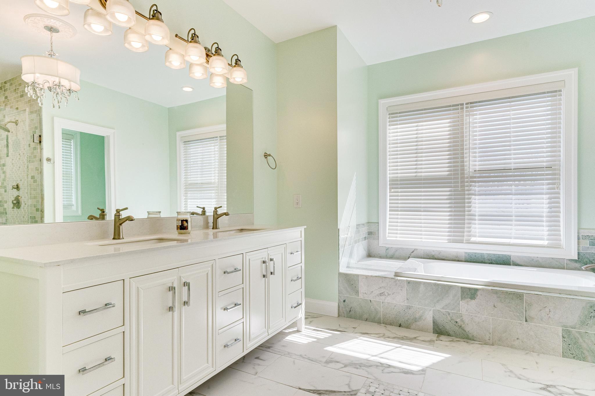 PIMMIT HILLS - Residential