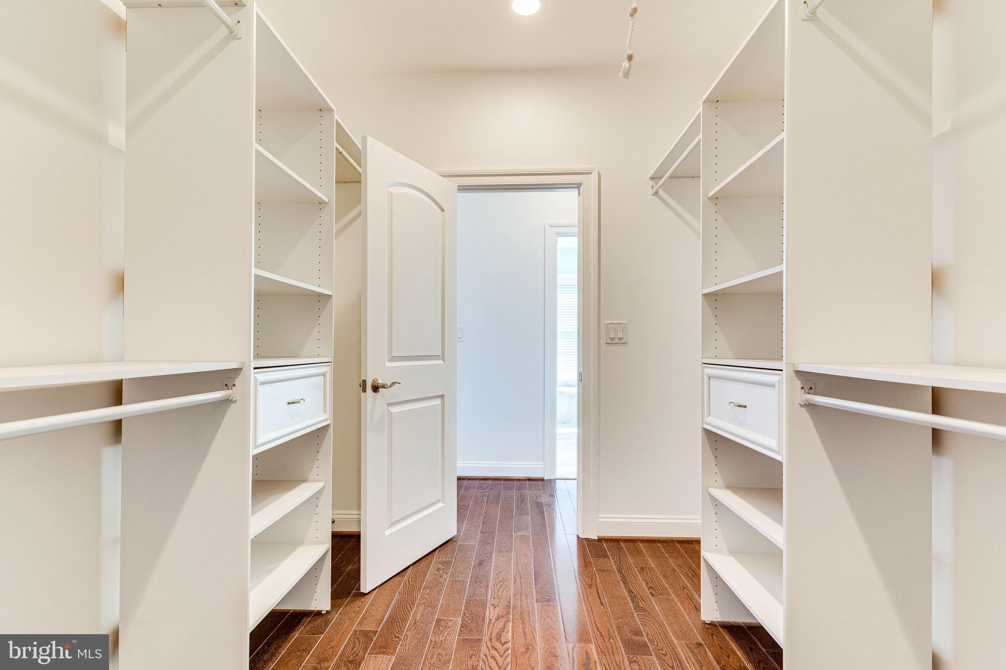 PIMMIT HILLS - Residential